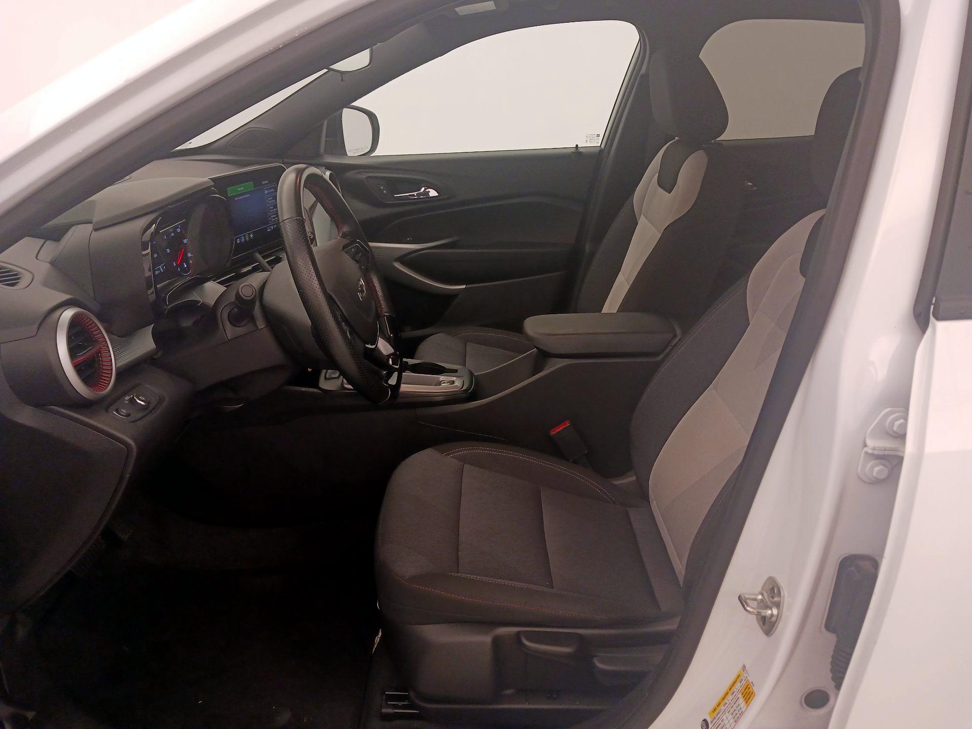 Thumbnail: 2025 Chevrolet Trax - 11