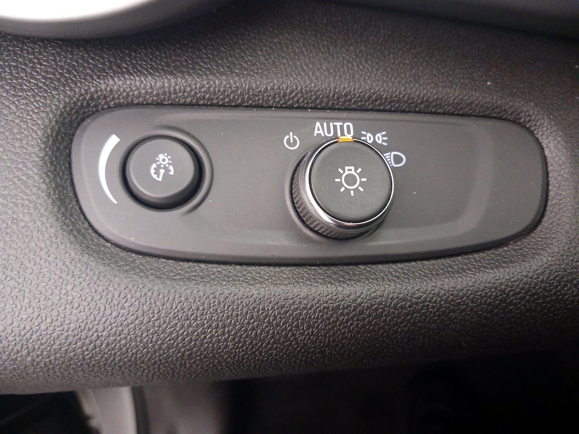 Thumbnail: 2025 Chevrolet Trax - 13