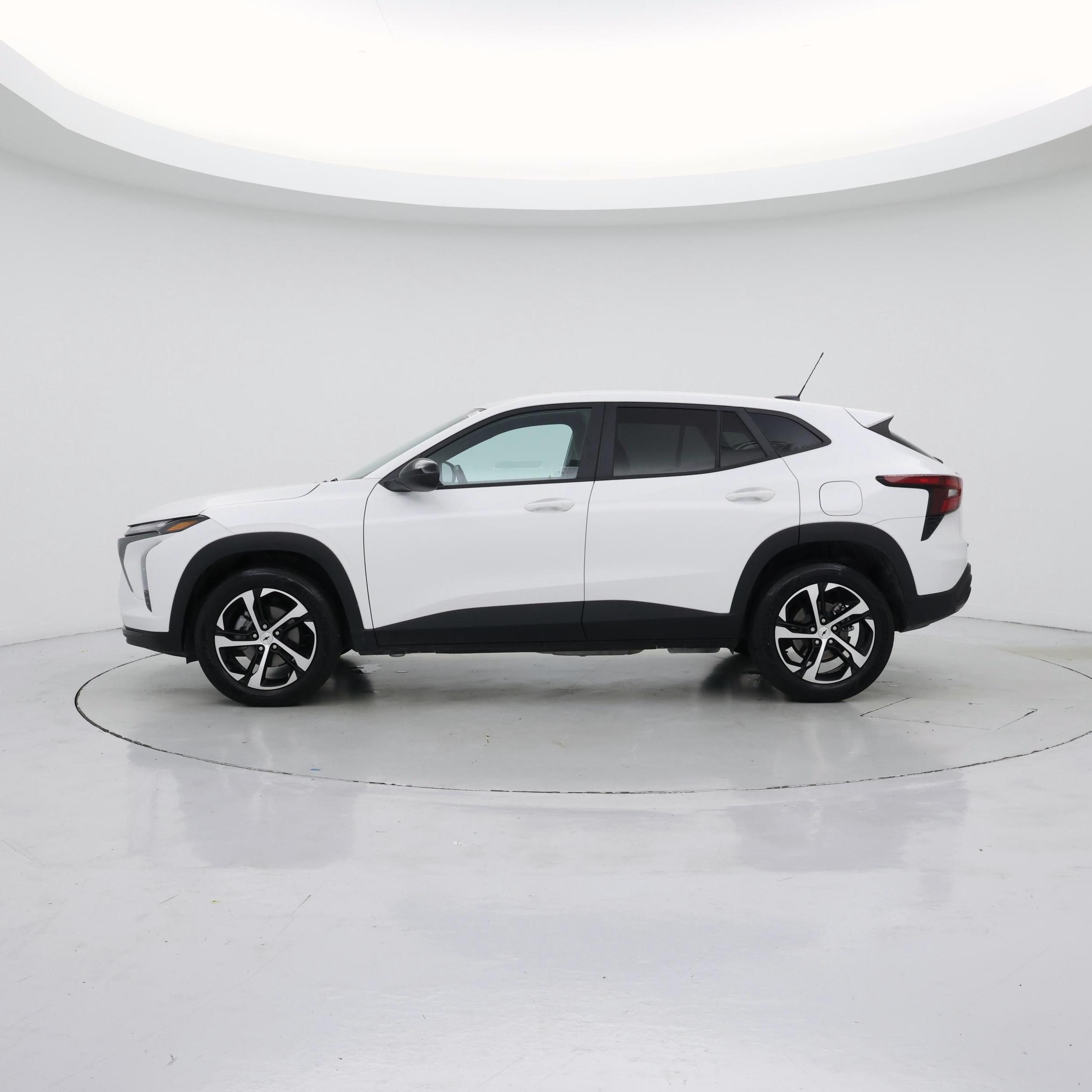 Thumbnail: 2025 Chevrolet Trax - 3