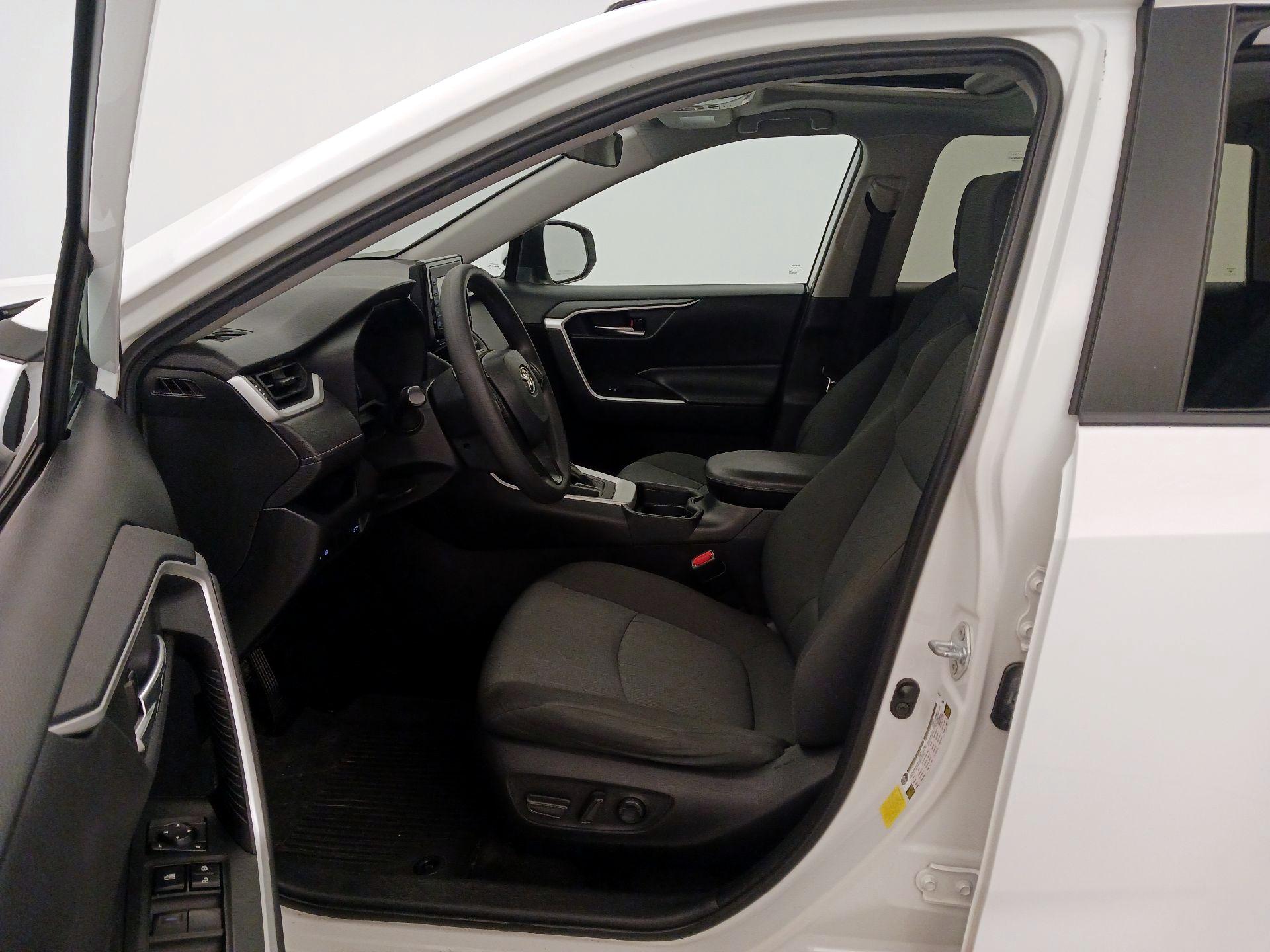 Thumbnail: 2021 Toyota RAV4 - 11