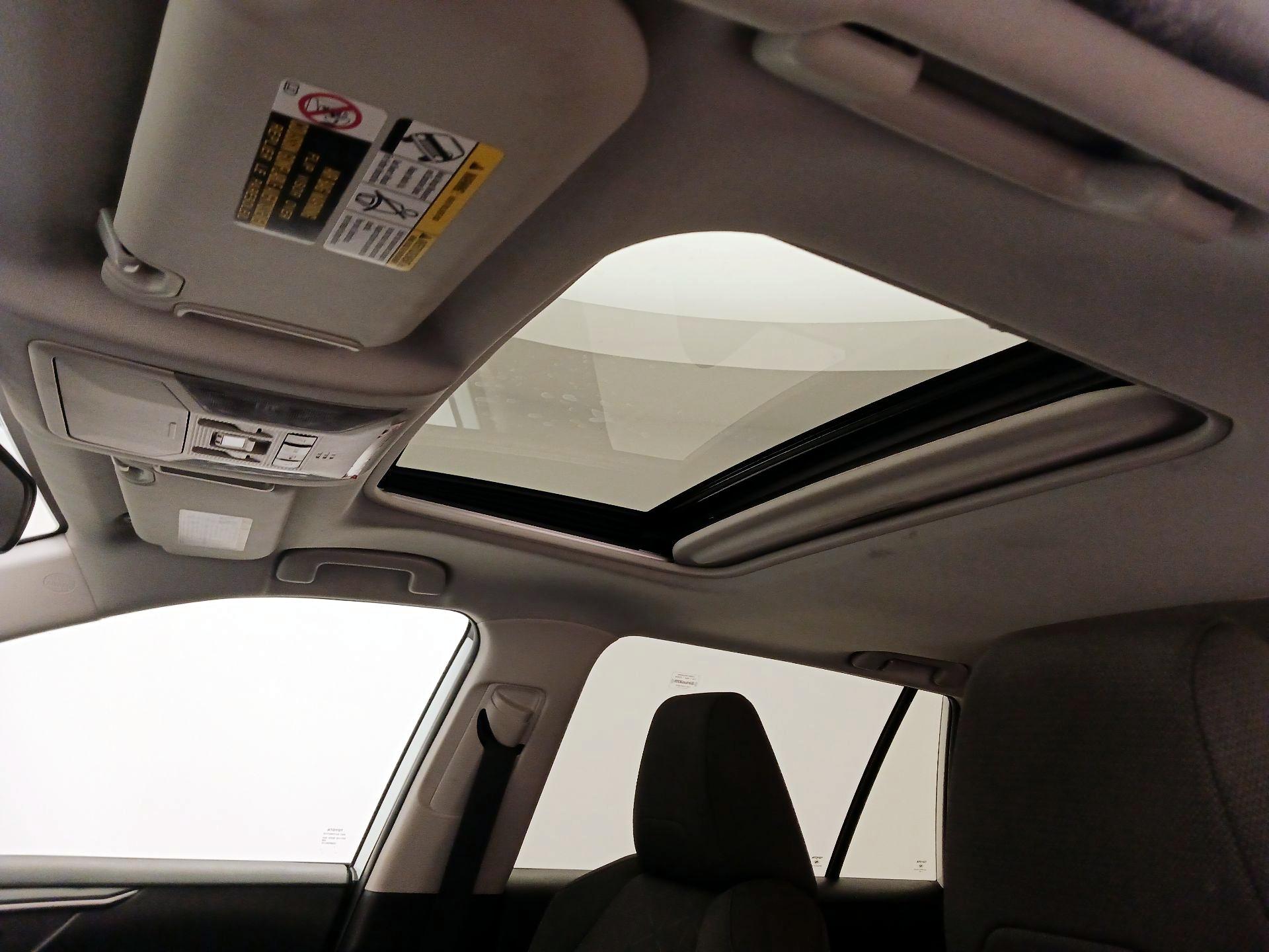 Thumbnail: 2021 Toyota RAV4 - 19