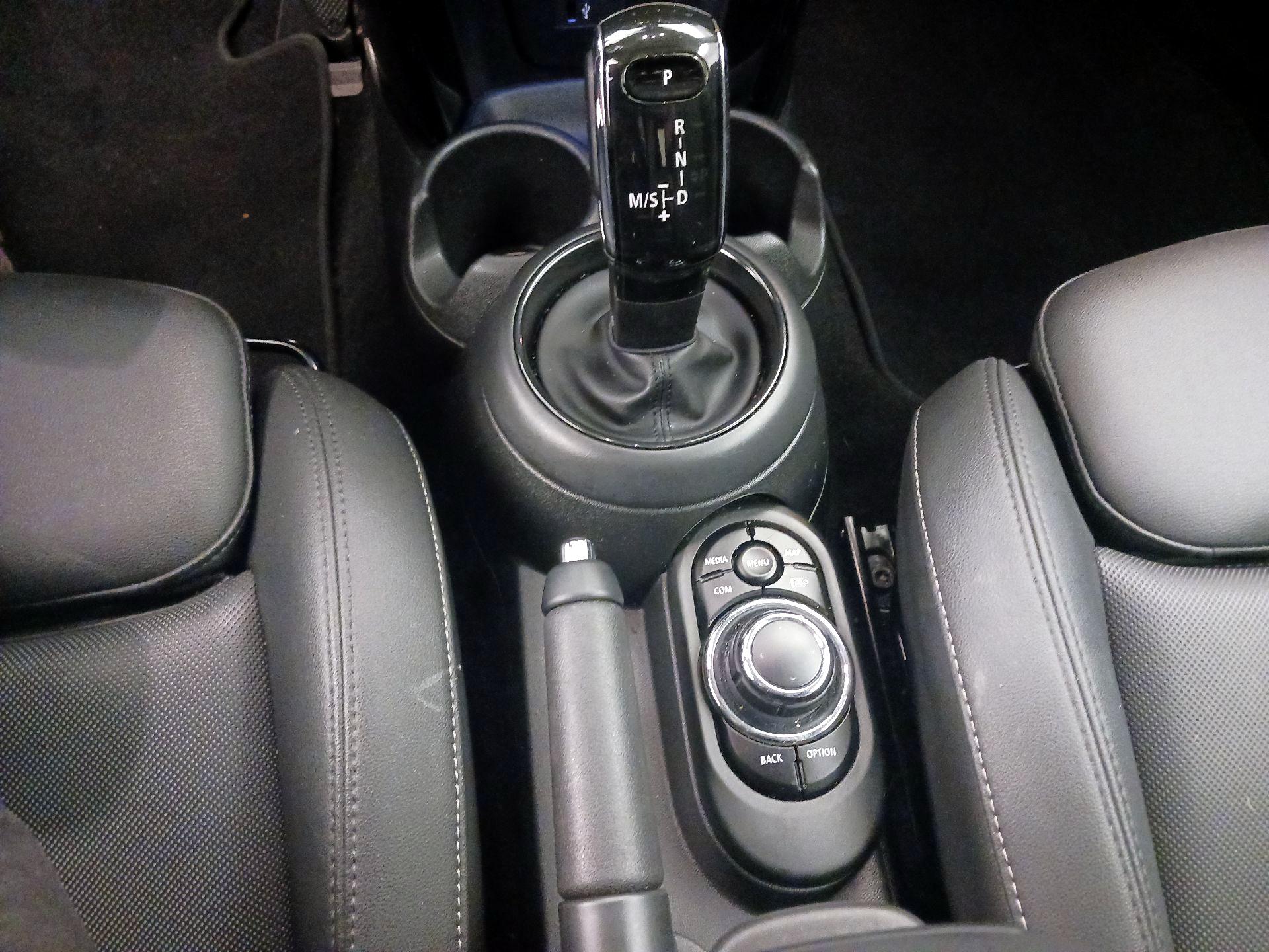Thumbnail: 2023 MINI Cooper Hardtop - 17