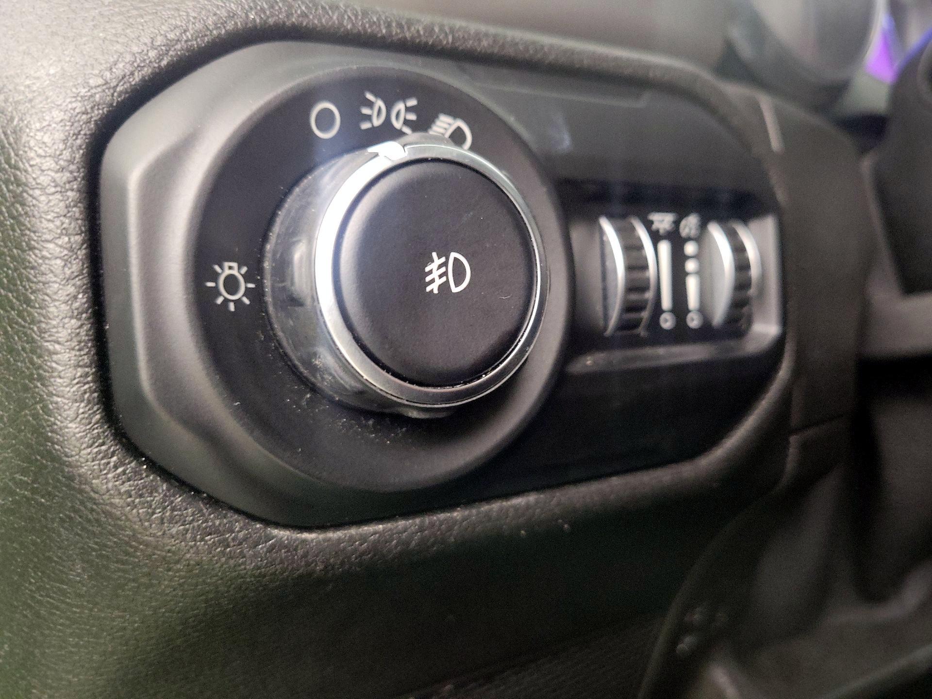Thumbnail: 2019 Jeep Wrangler - 13