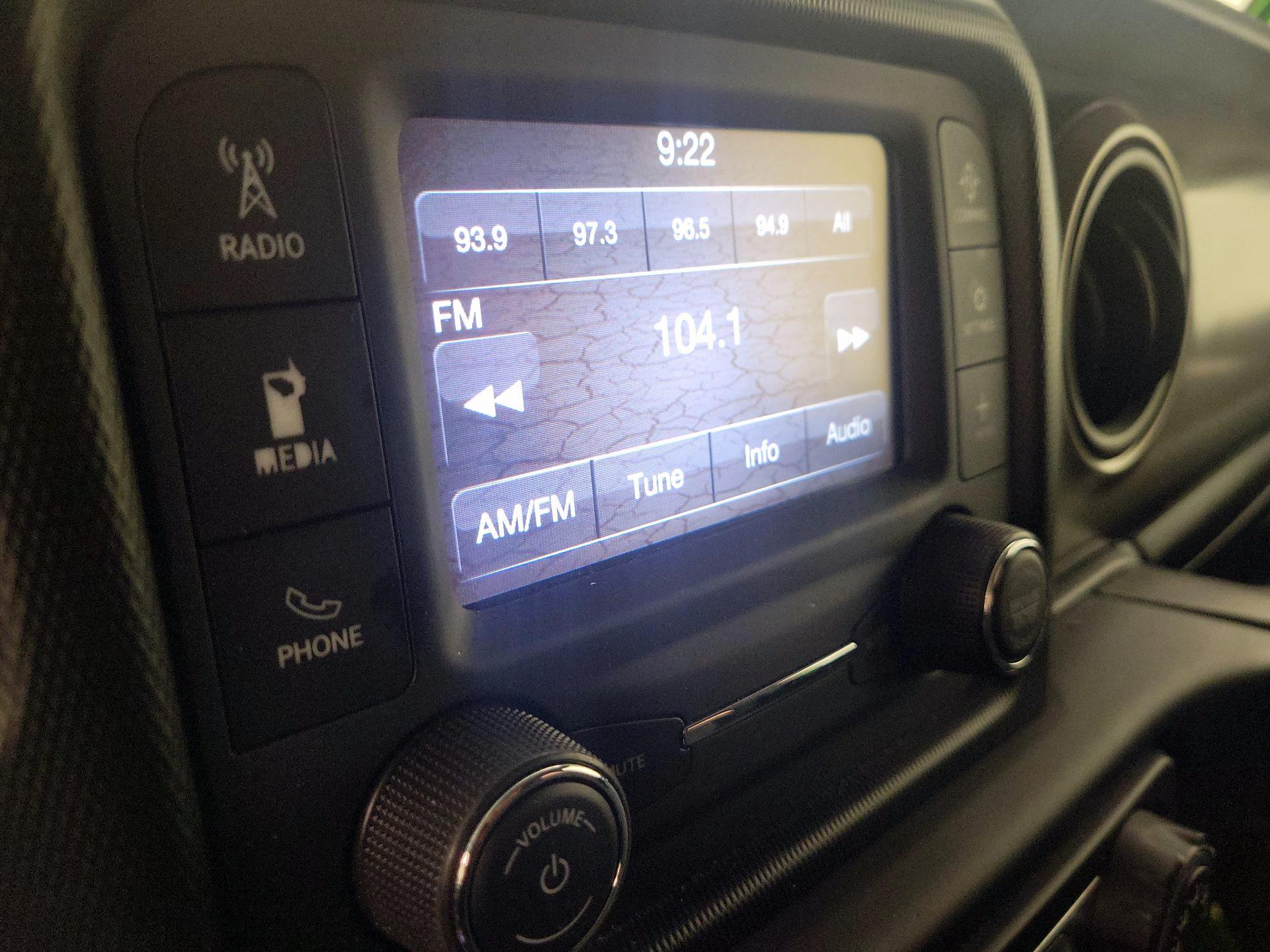 Thumbnail: 2019 Jeep Wrangler - 15
