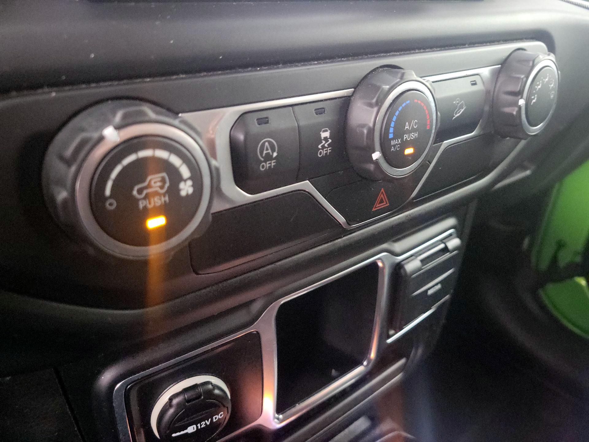Thumbnail: 2019 Jeep Wrangler - 16