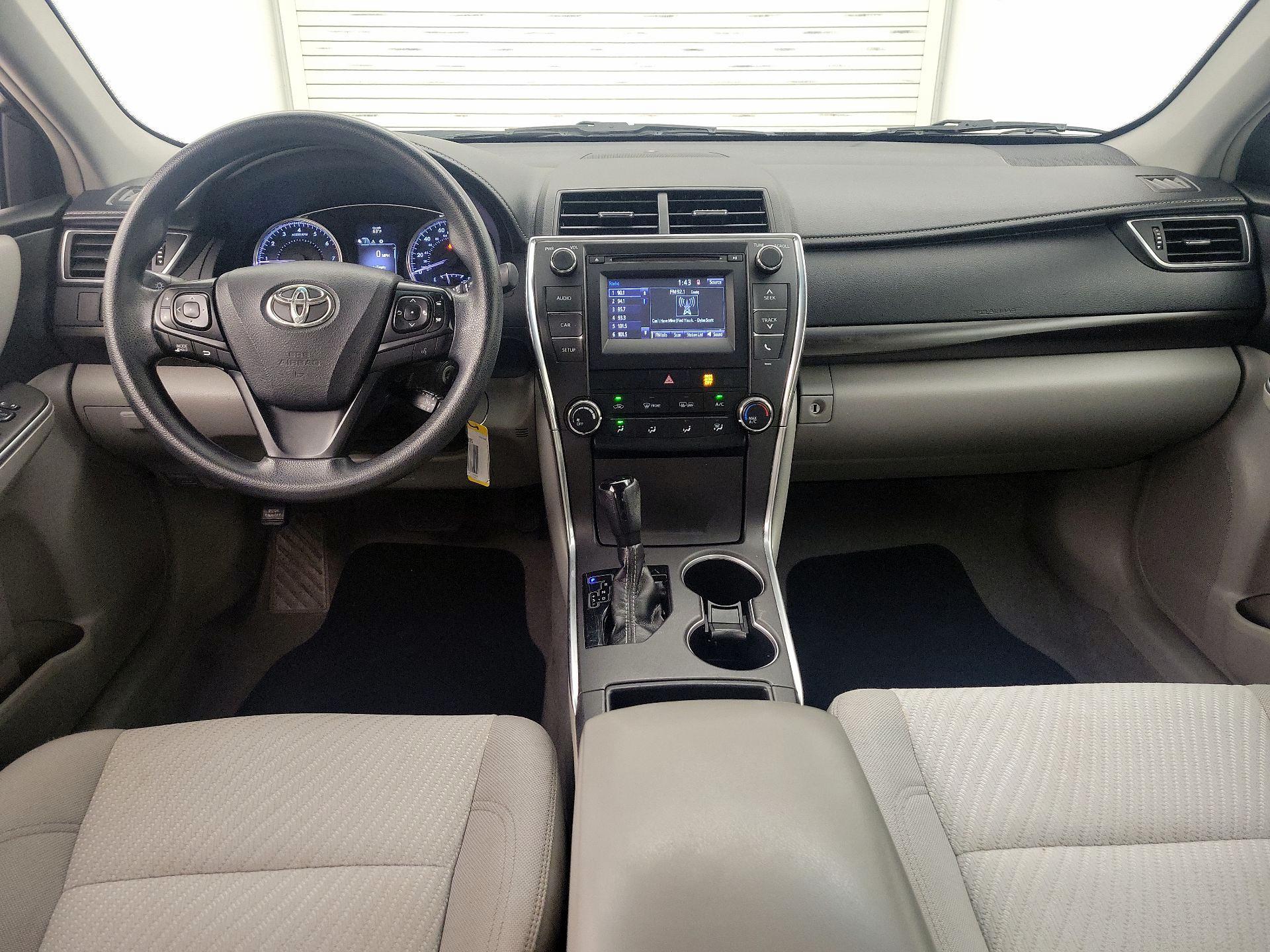 Thumbnail: 2017 Toyota Camry - 9