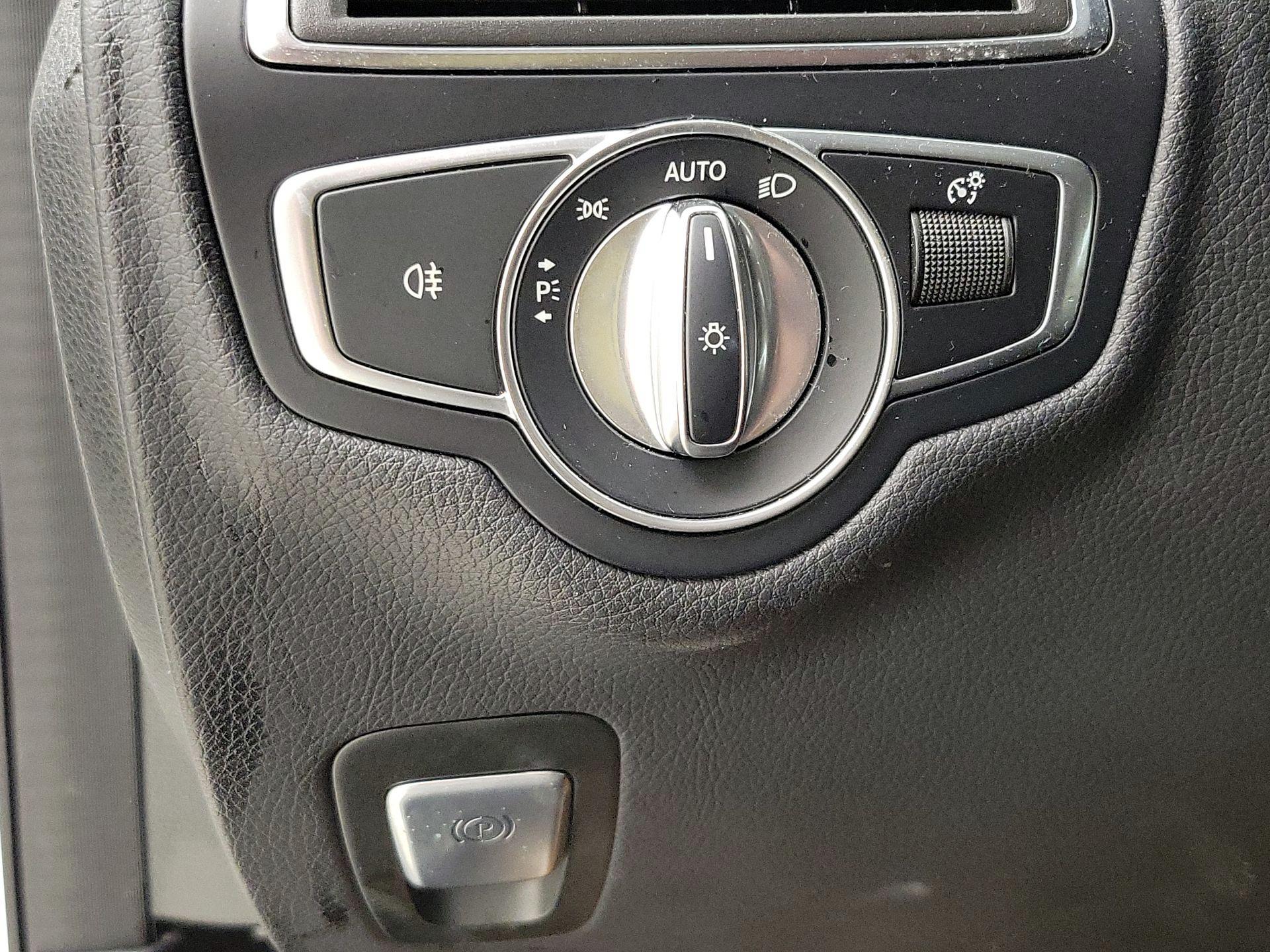 Thumbnail: 2018 Mercedes-Benz C-Class - 13