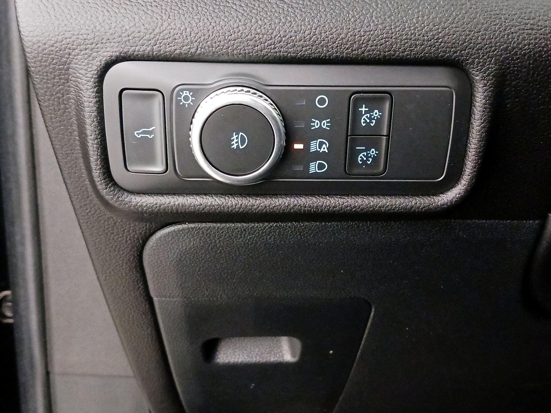 Thumbnail: 2022 Ford Explorer - 13