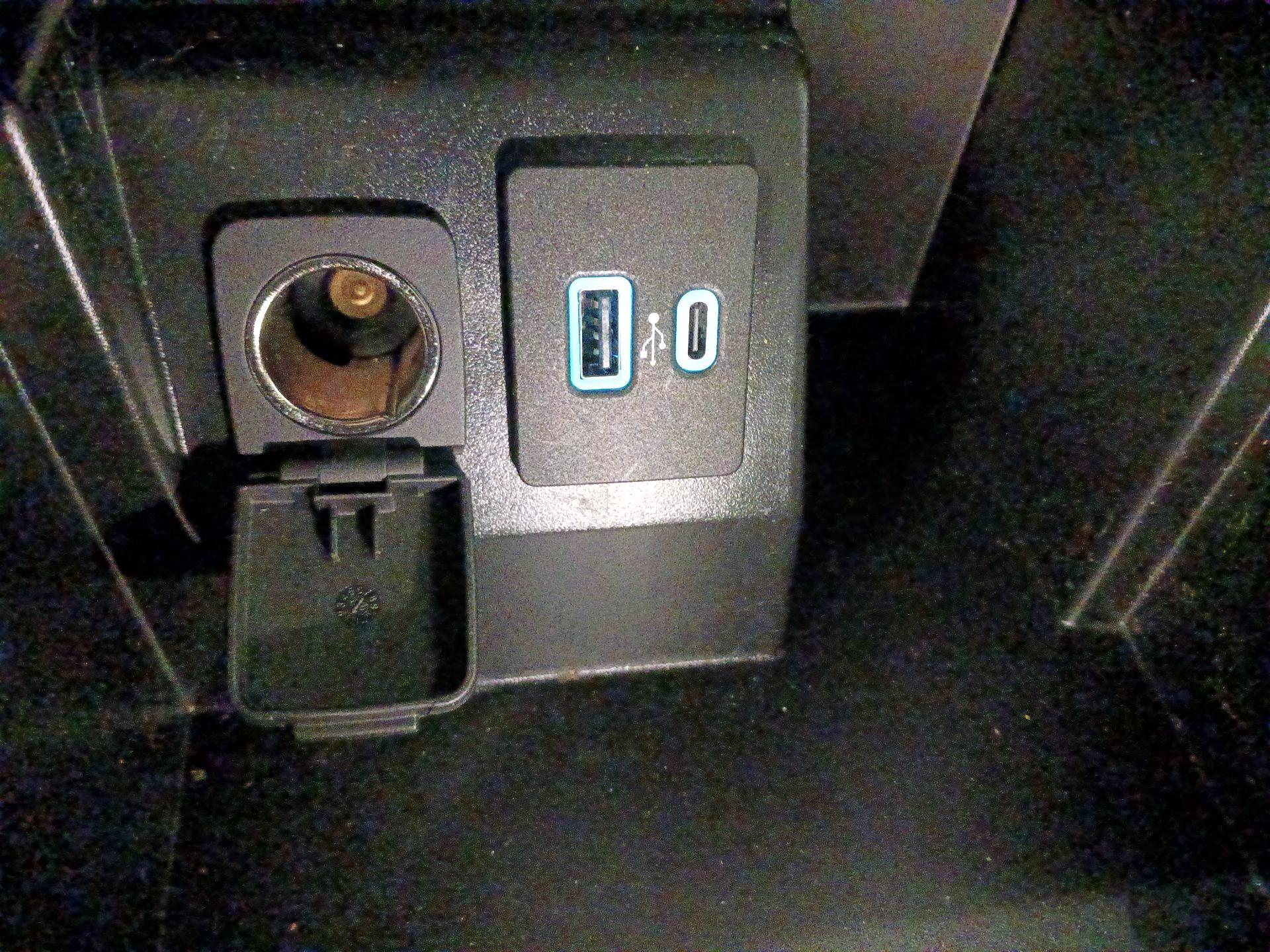 Thumbnail: 2022 Ford Explorer - 19