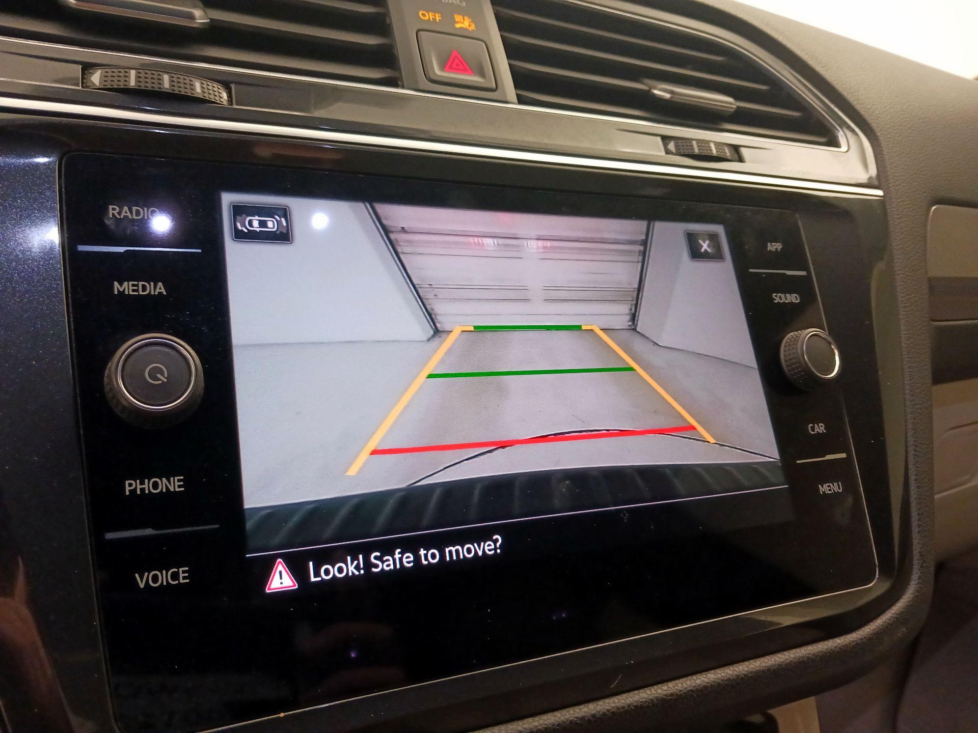 Thumbnail: 2023 Volkswagen Tiguan - 14