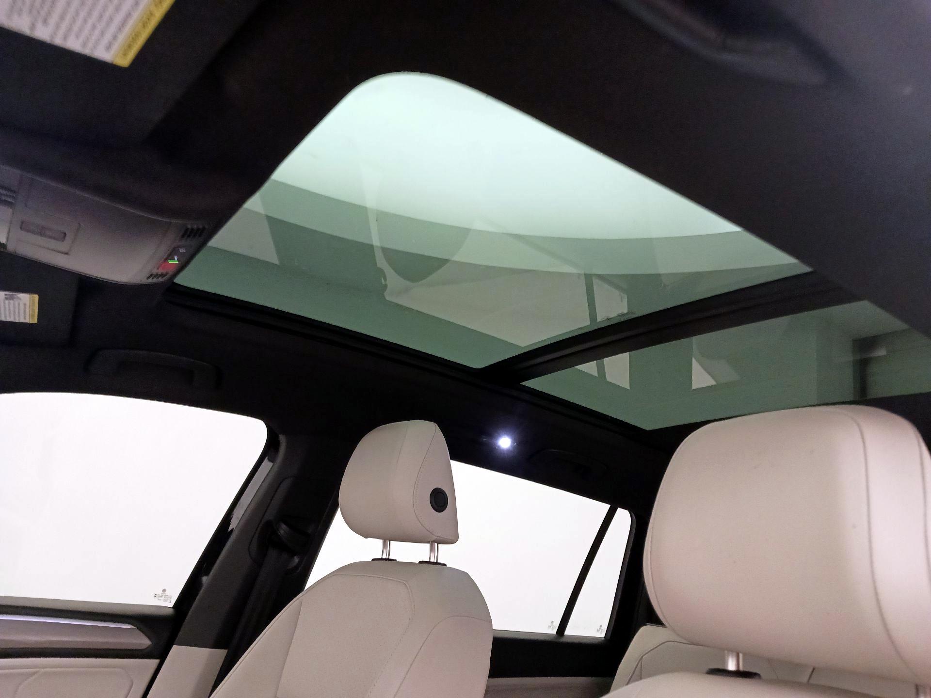 Thumbnail: 2023 Volkswagen Tiguan - 19