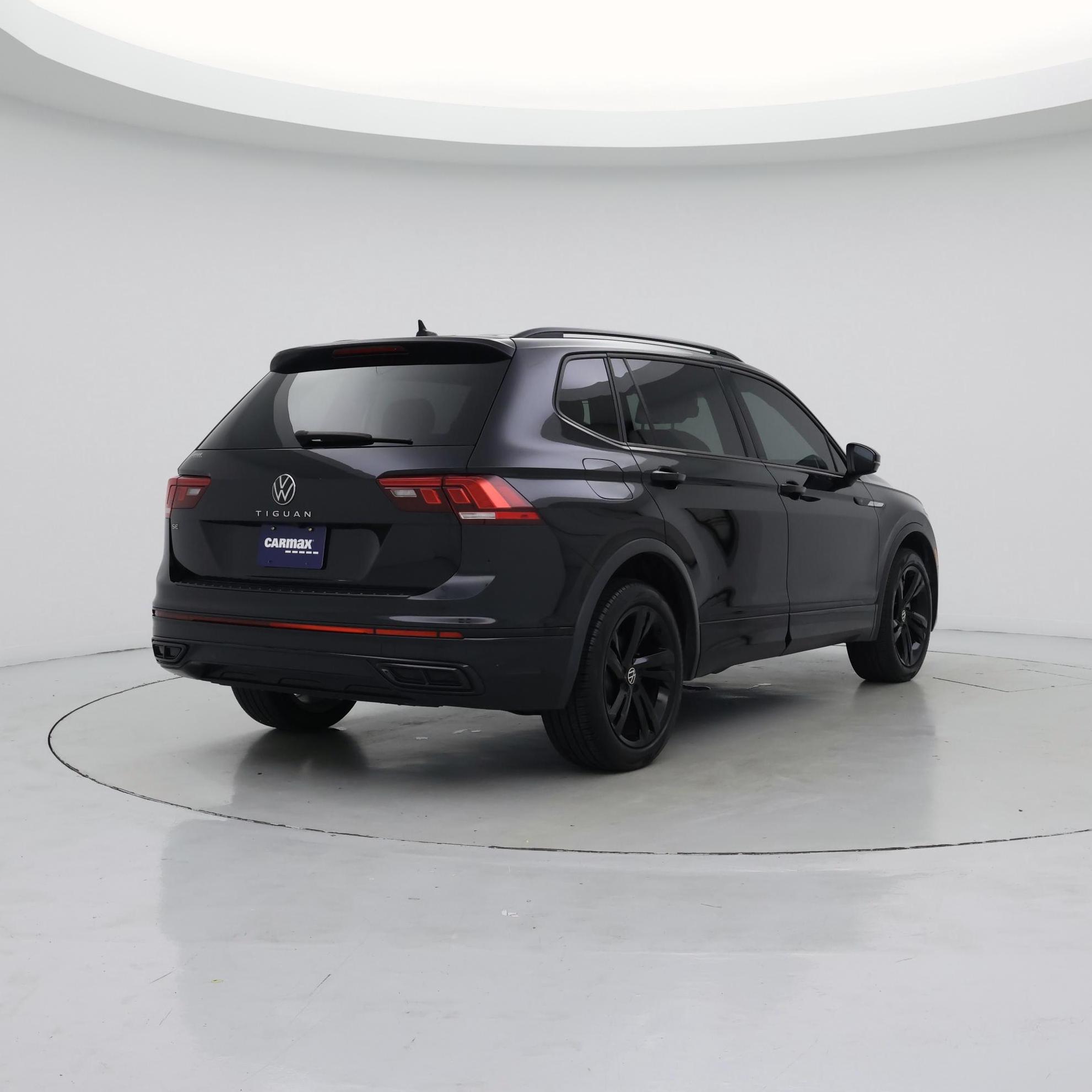 Thumbnail: 2023 Volkswagen Tiguan - 8