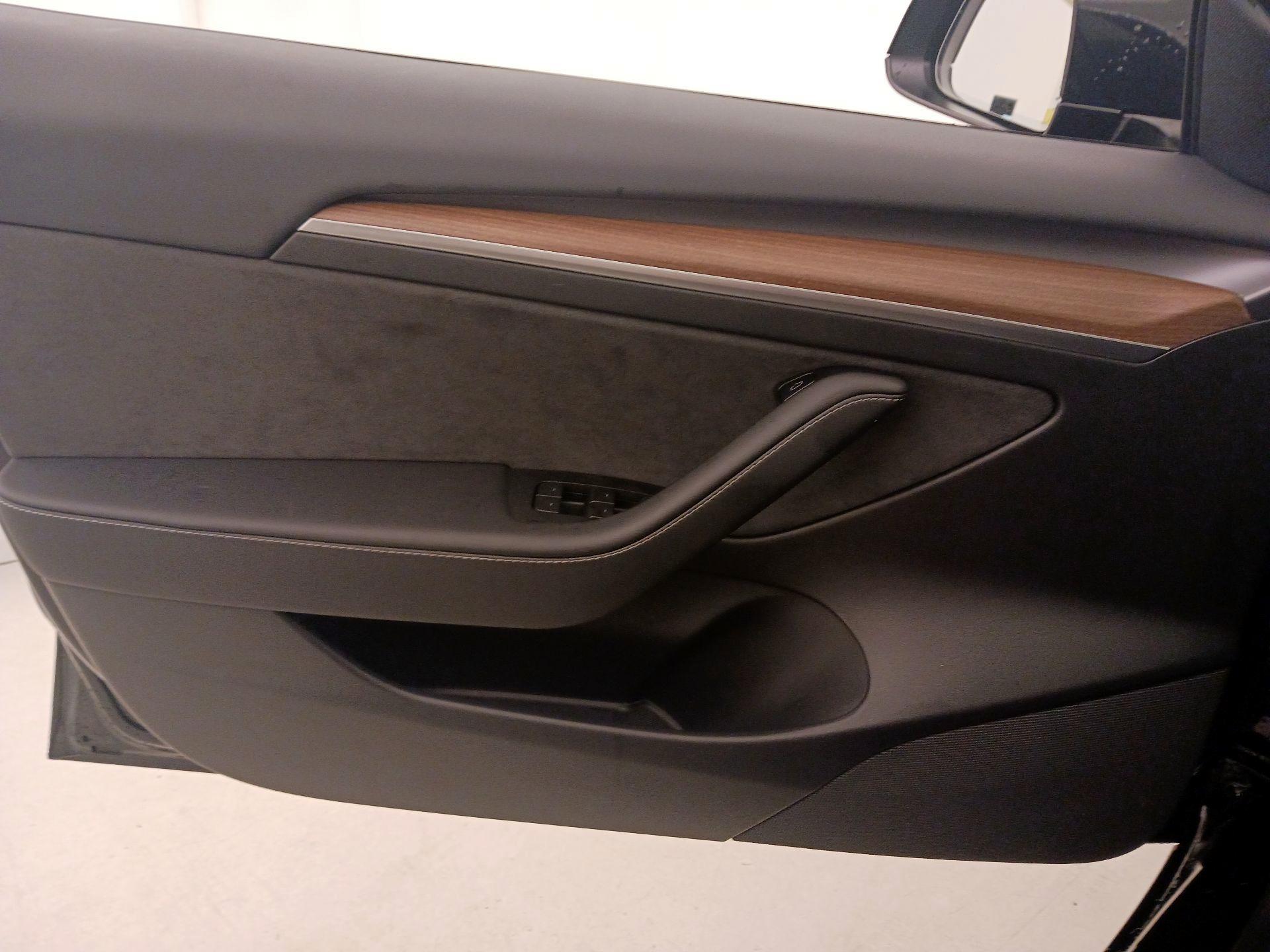 Thumbnail: 2022 Tesla Model 3 - 12
