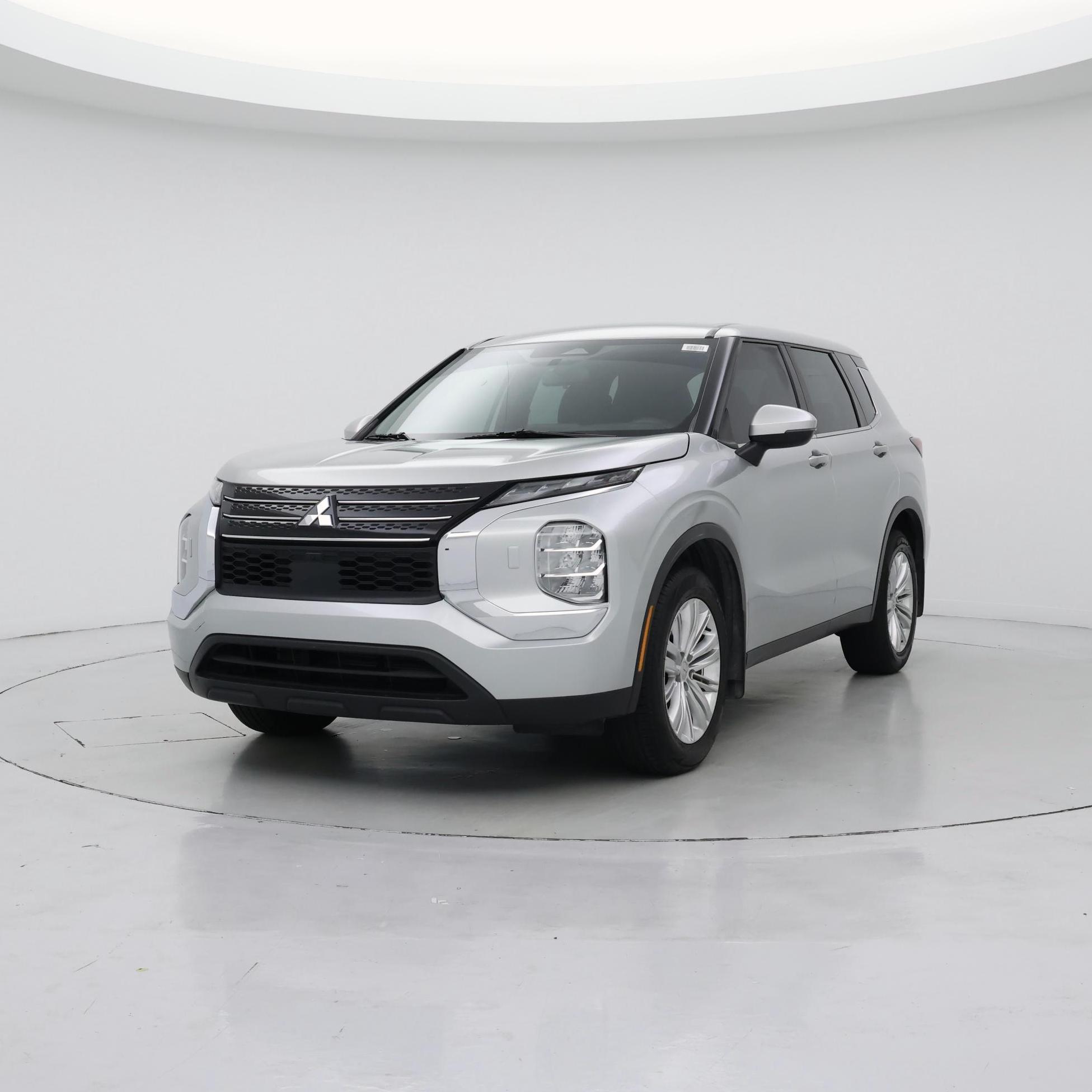 Thumbnail: 2023 Mitsubishi Outlander - 4