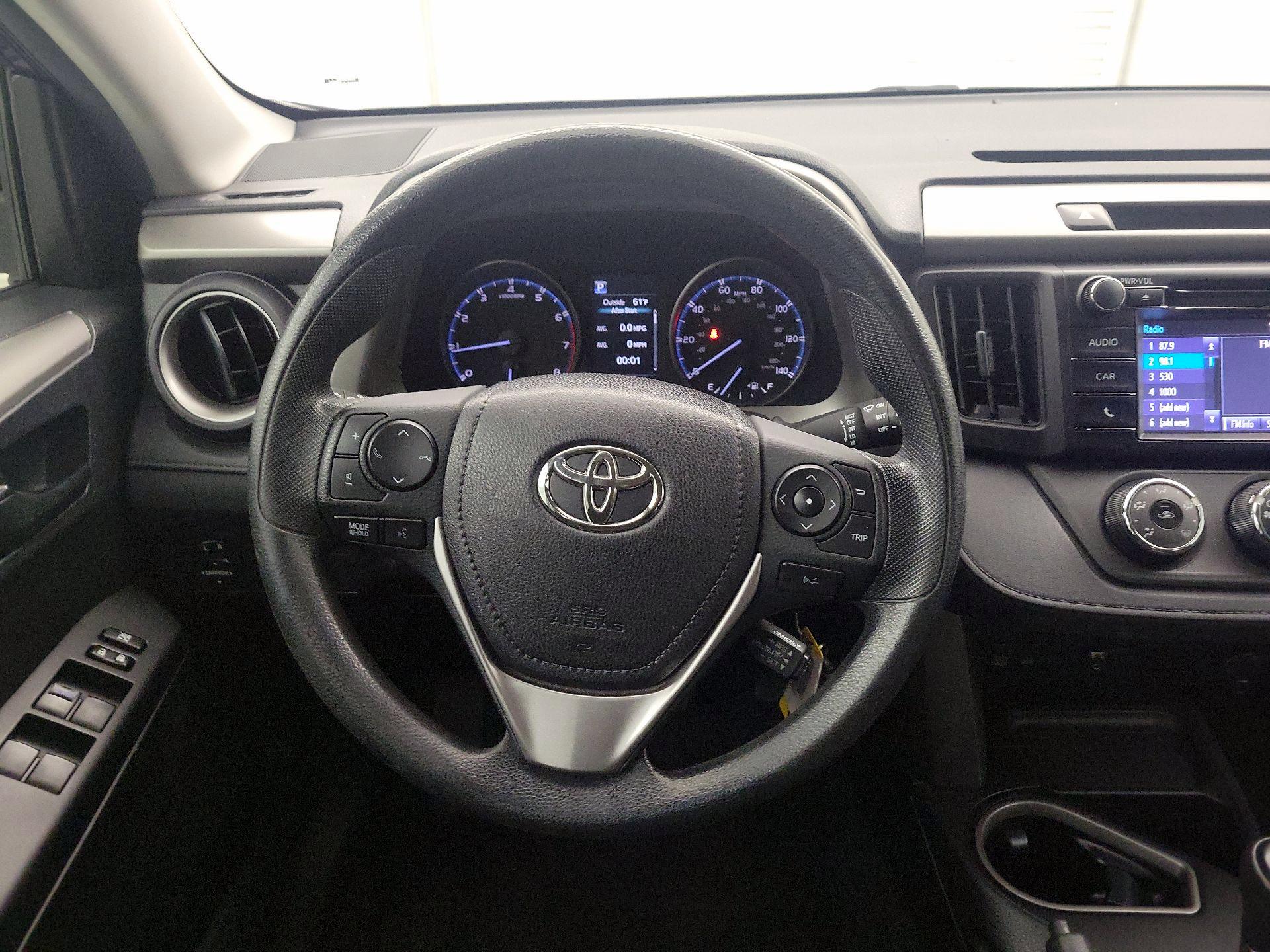 Thumbnail: 2018 Toyota RAV4 - 10