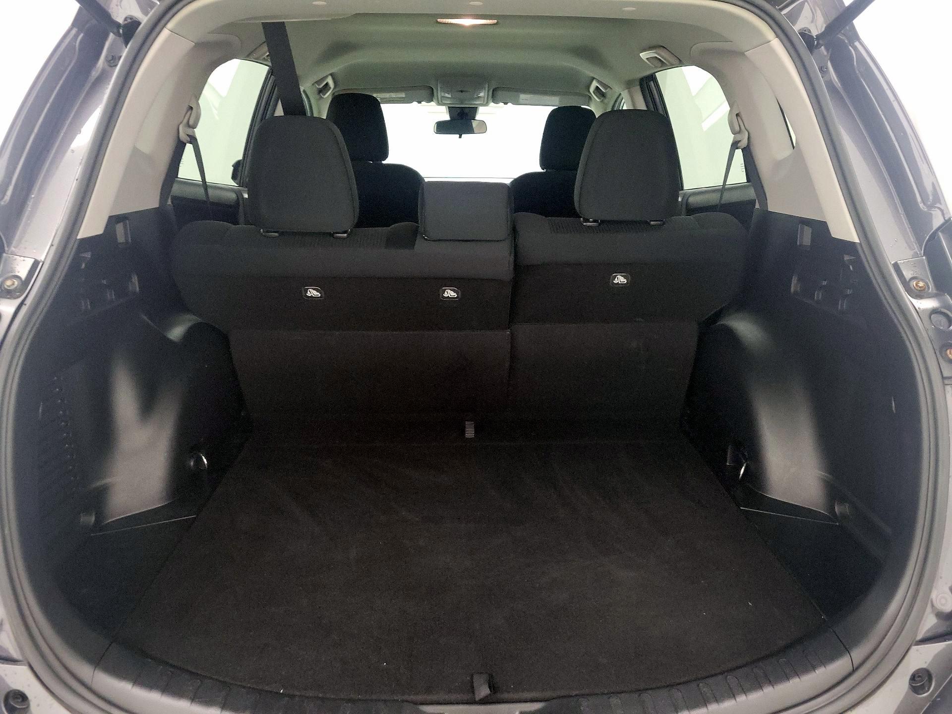 Thumbnail: 2018 Toyota RAV4 - 20