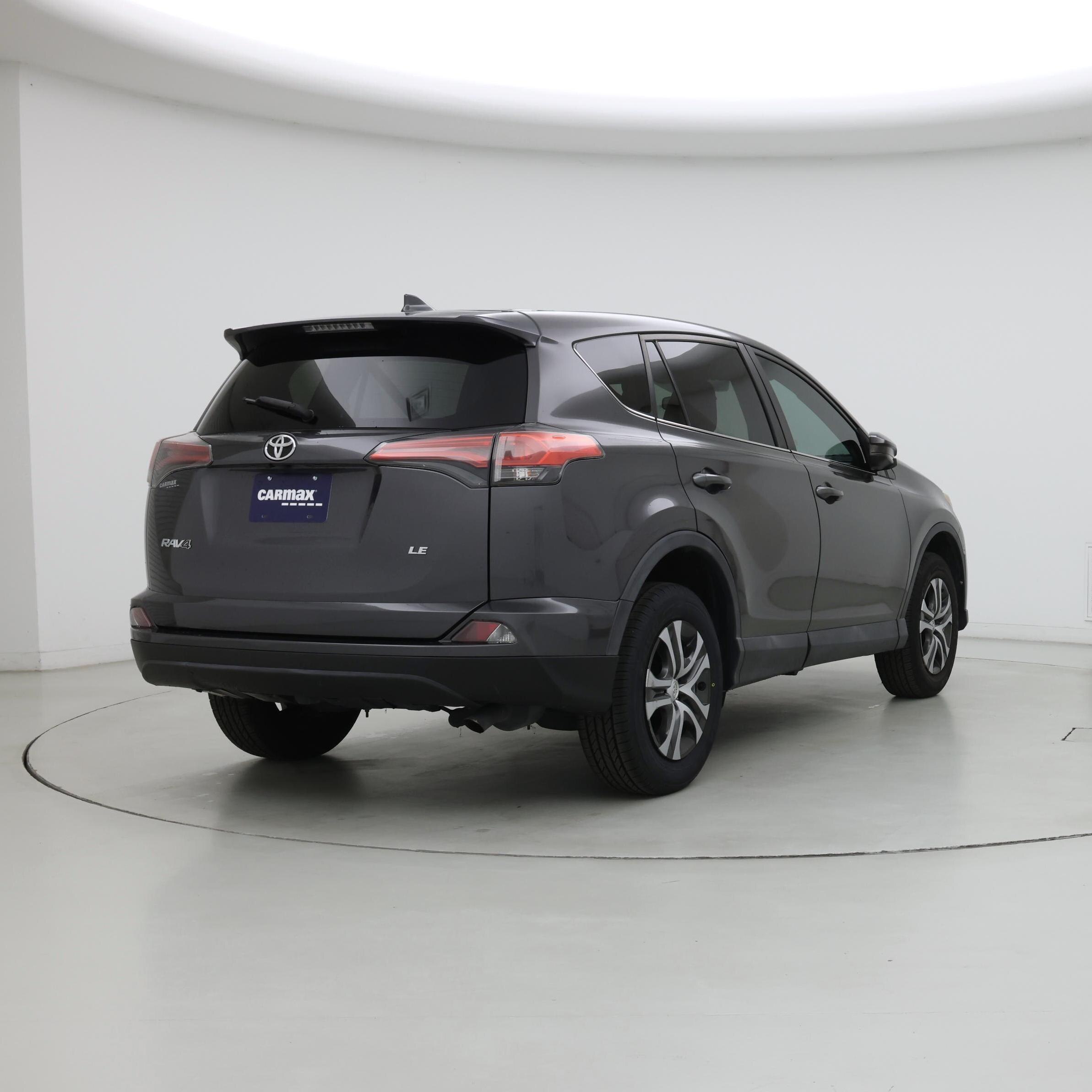 Thumbnail: 2018 Toyota RAV4 - 8