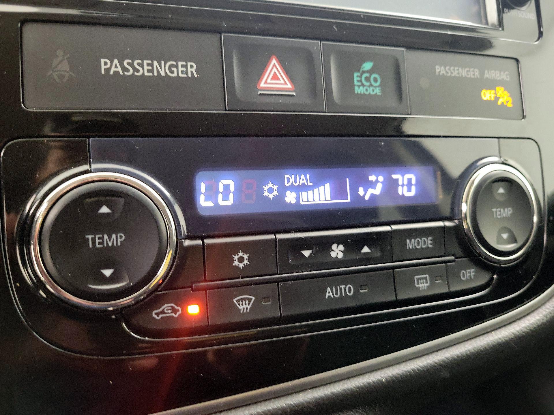 Thumbnail: 2018 Mitsubishi Outlander - 16