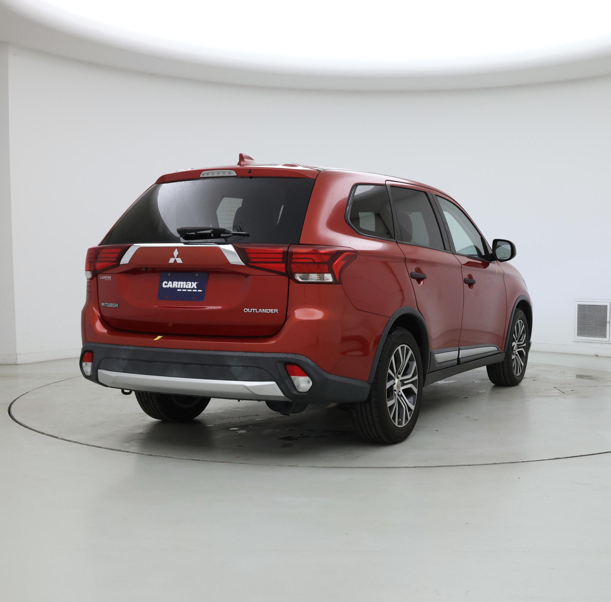 Thumbnail: 2018 Mitsubishi Outlander - 8