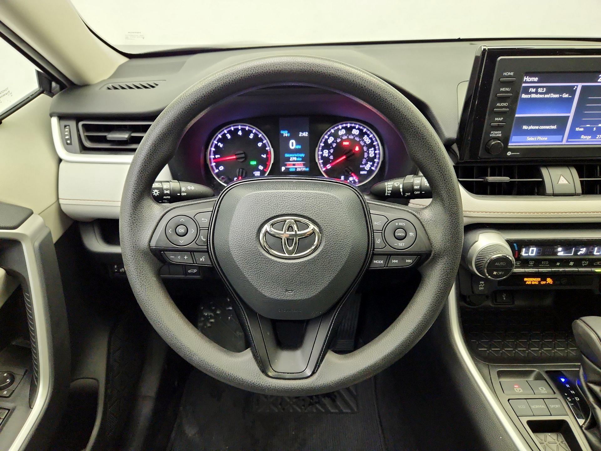 Thumbnail: 2021 Toyota RAV4 - 10