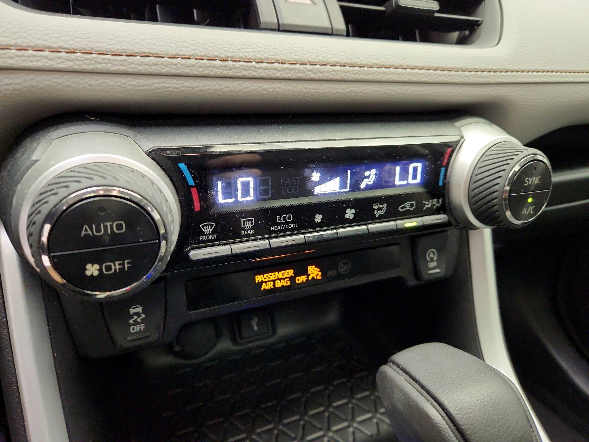 Thumbnail: 2021 Toyota RAV4 - 16