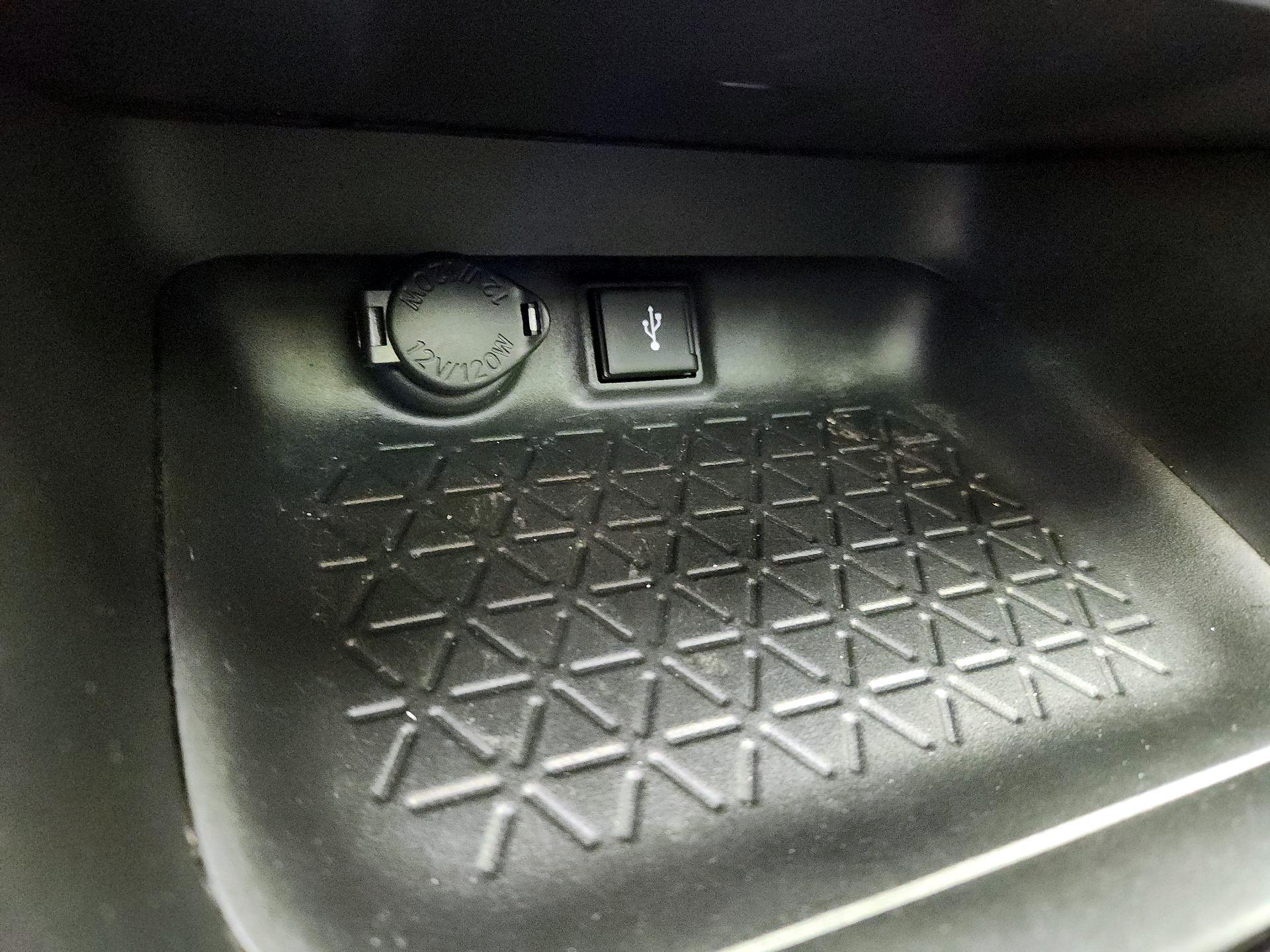 Thumbnail: 2021 Toyota RAV4 - 18