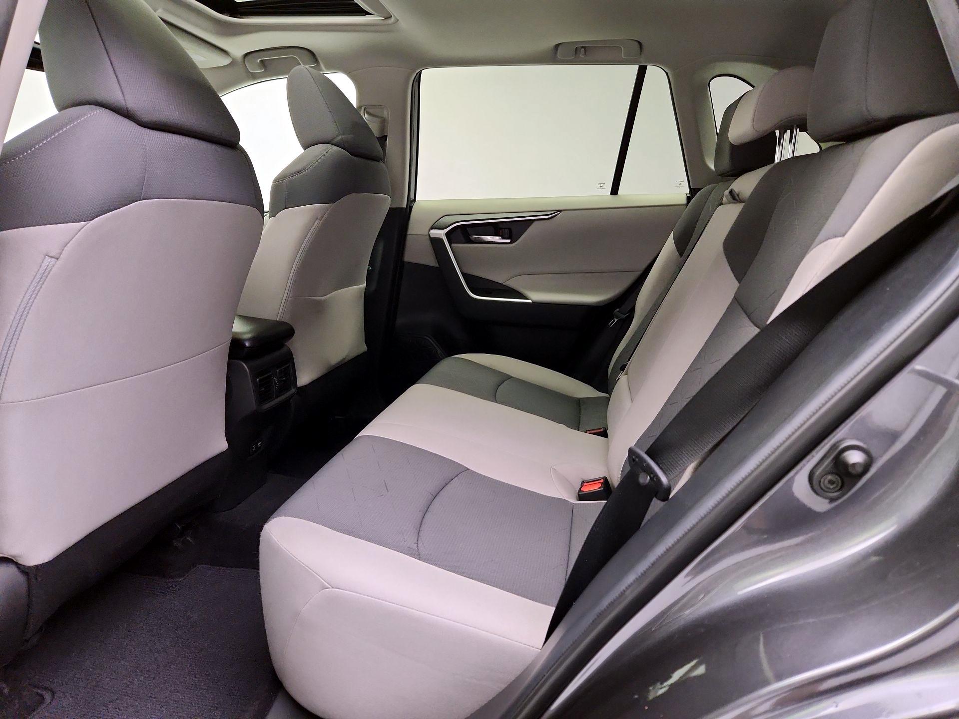 Thumbnail: 2021 Toyota RAV4 - 20