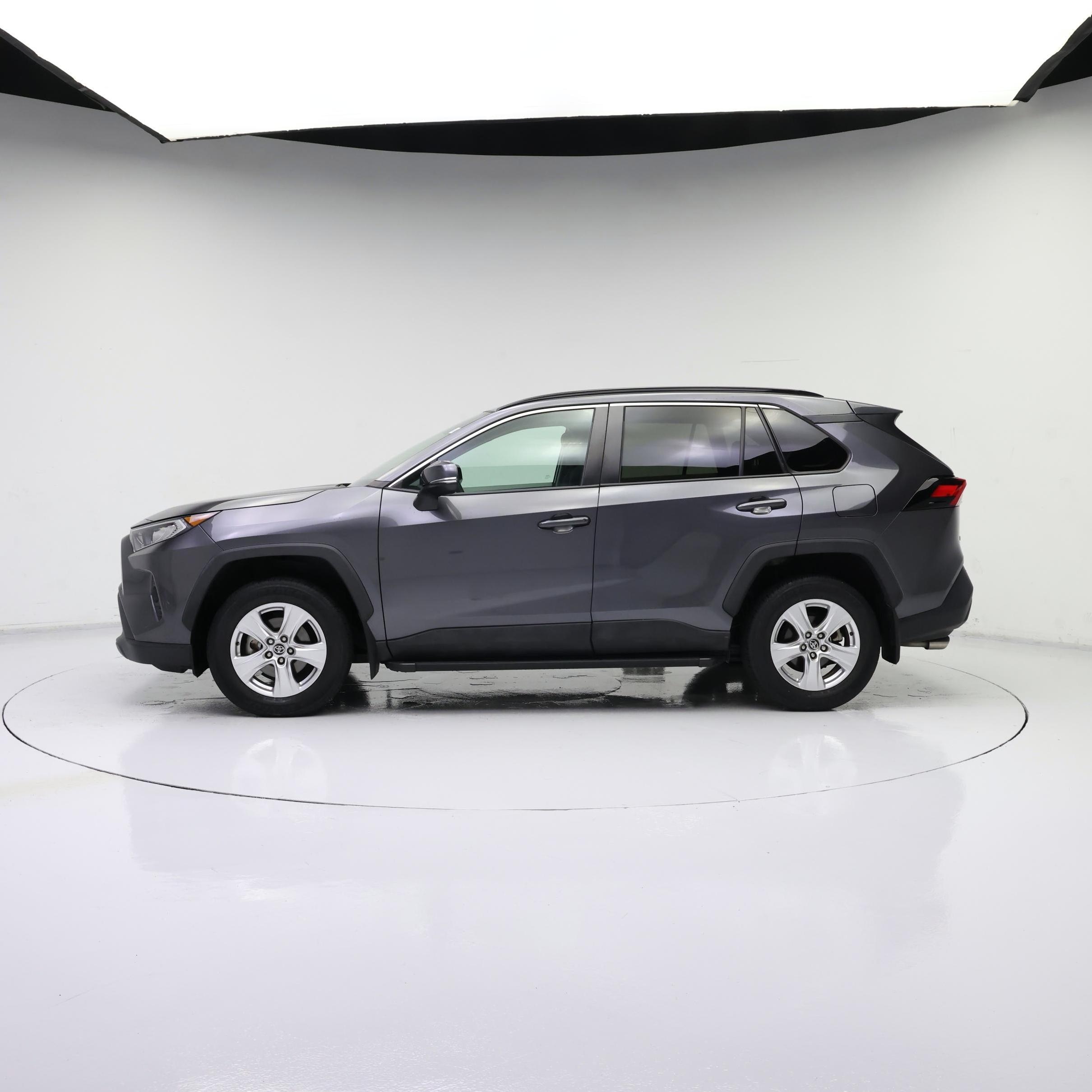 Thumbnail: 2021 Toyota RAV4 - 3