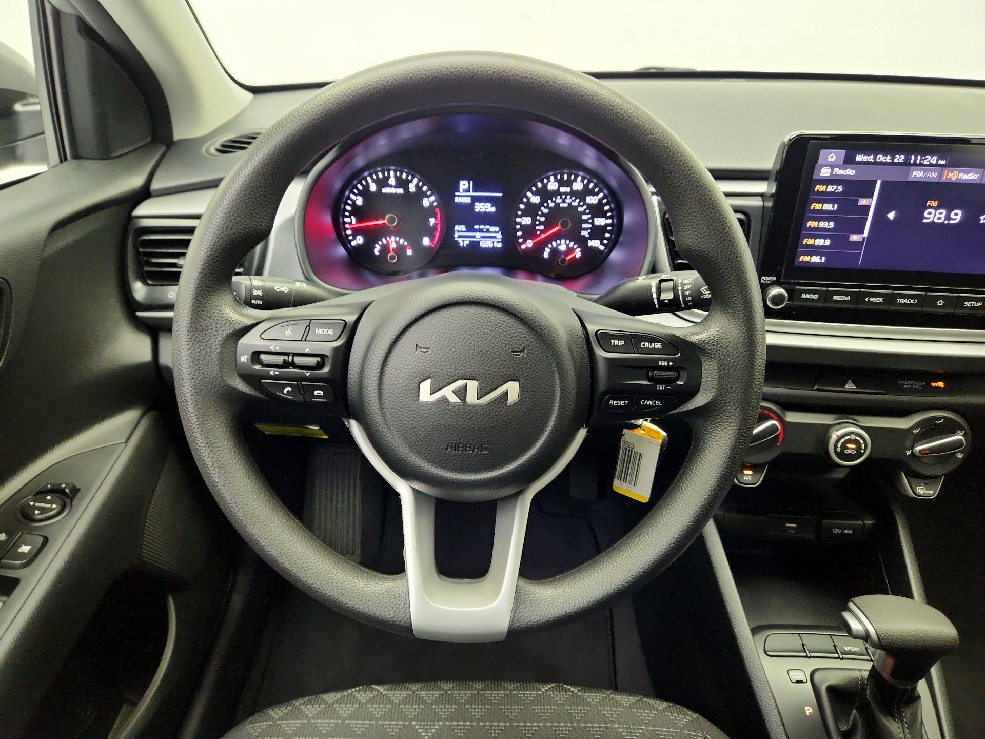 Thumbnail: 2023 Kia Rio - 10