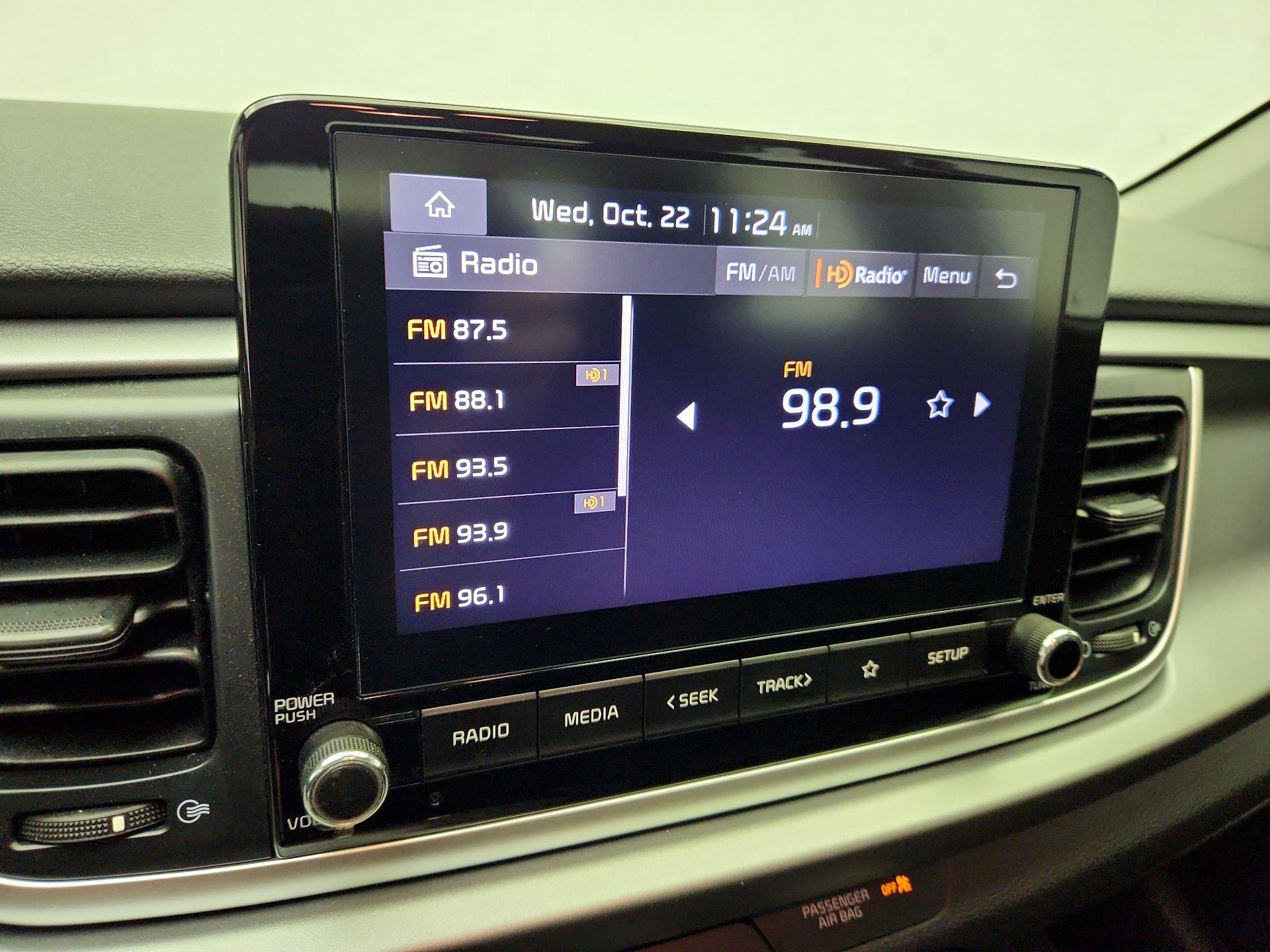 Thumbnail: 2023 Kia Rio - 15