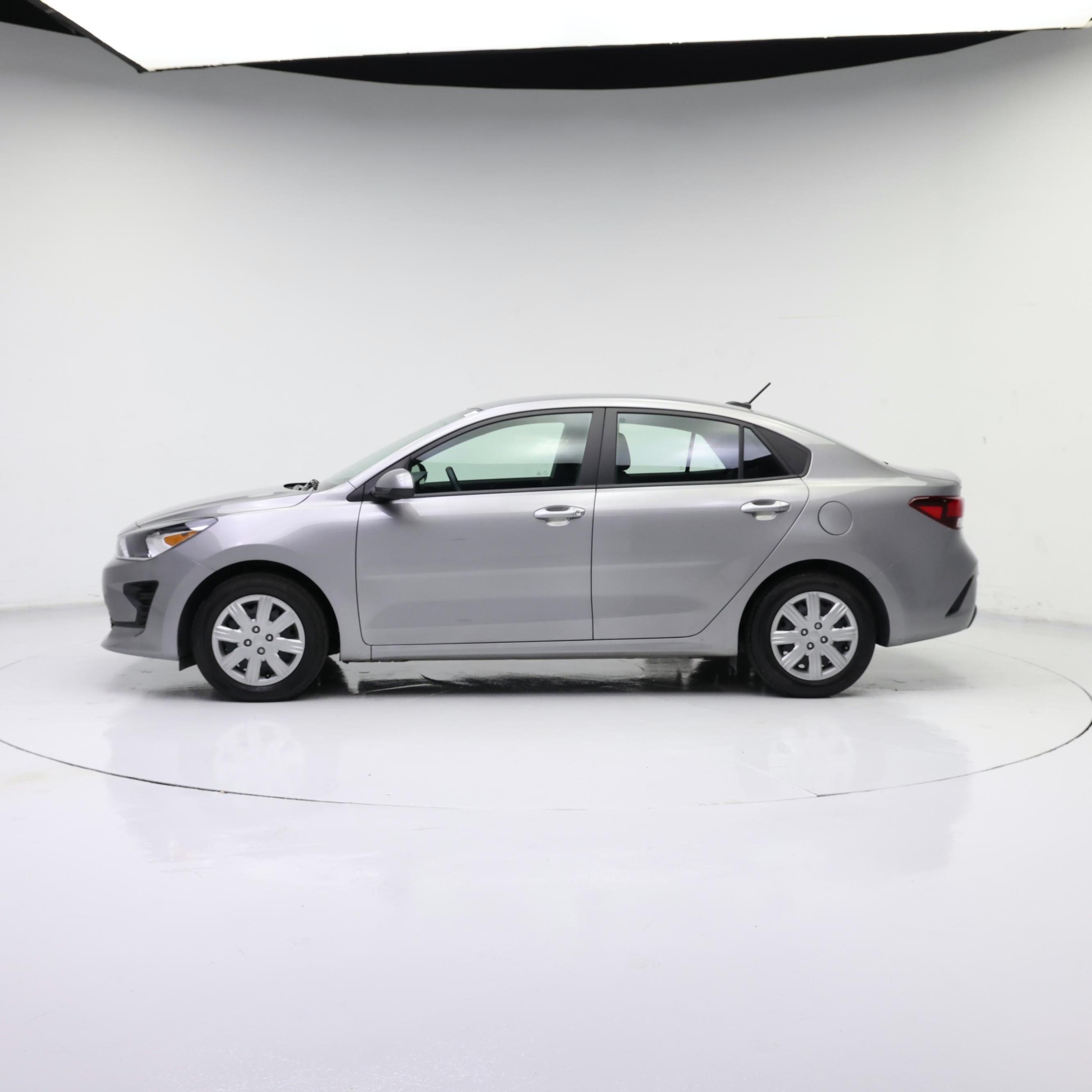 Thumbnail: 2023 Kia Rio - 3