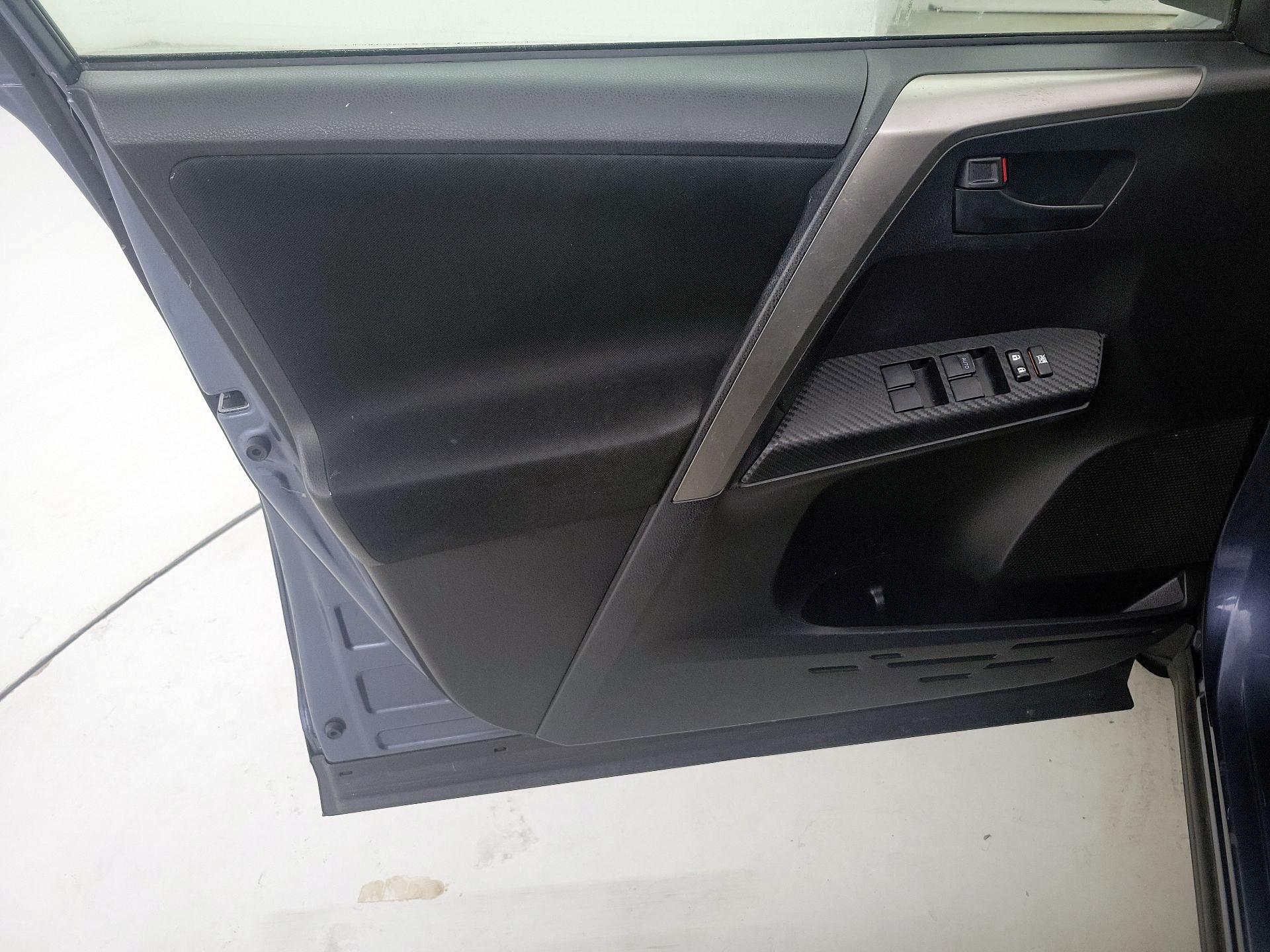 Thumbnail: 2014 Toyota RAV4 - 12