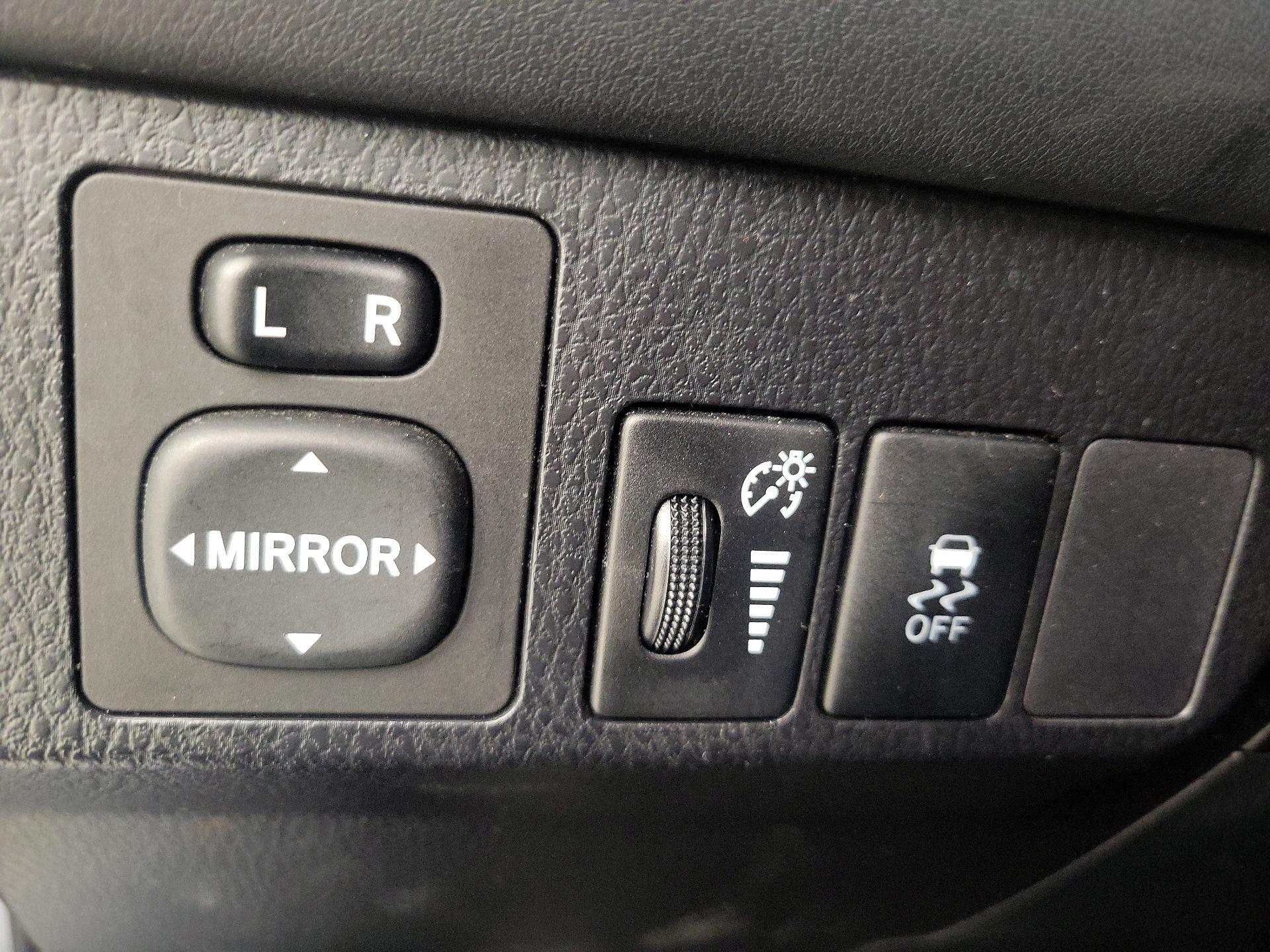 Thumbnail: 2014 Toyota RAV4 - 13