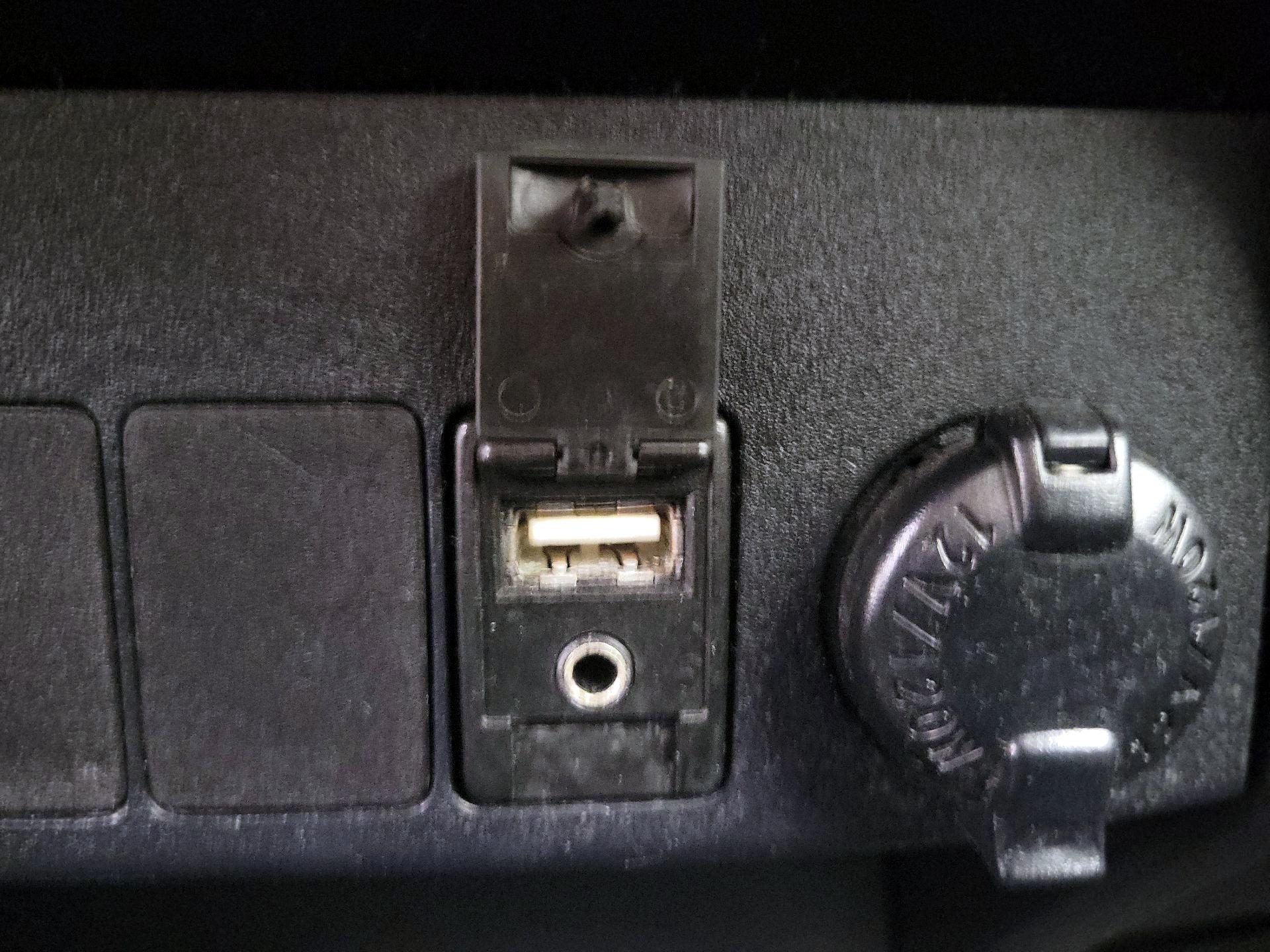 Thumbnail: 2014 Toyota RAV4 - 18