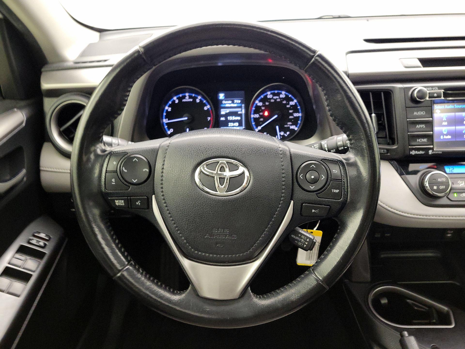 Thumbnail: 2017 Toyota RAV4 - 10