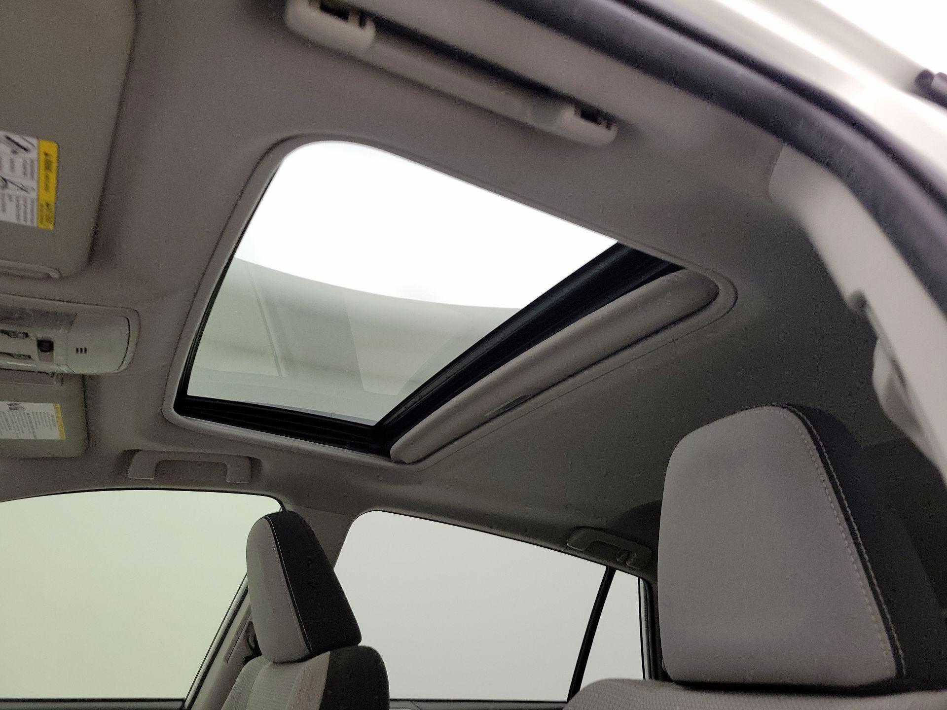 Thumbnail: 2017 Toyota RAV4 - 19