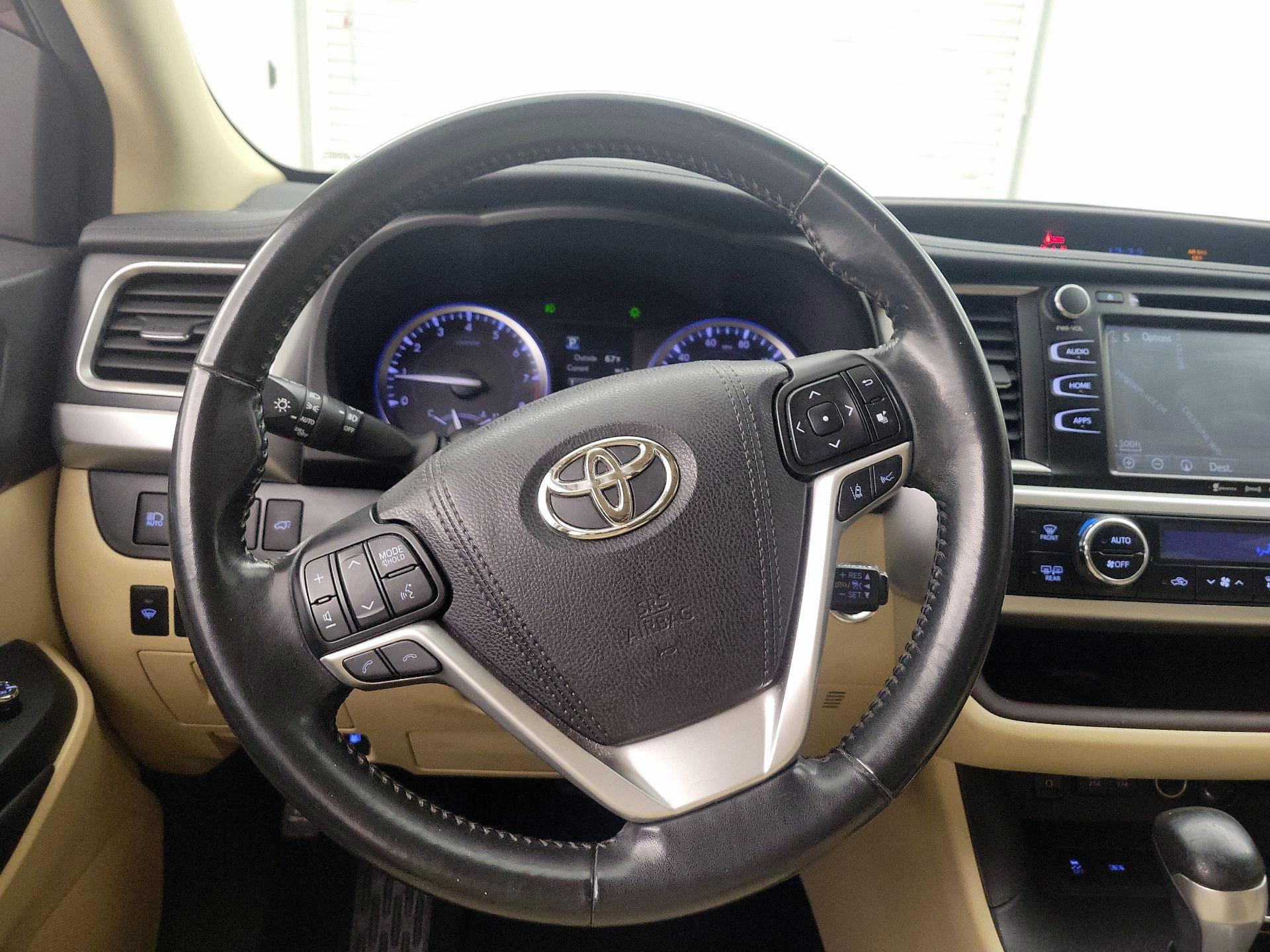 Thumbnail: 2018 Toyota Highlander - 10