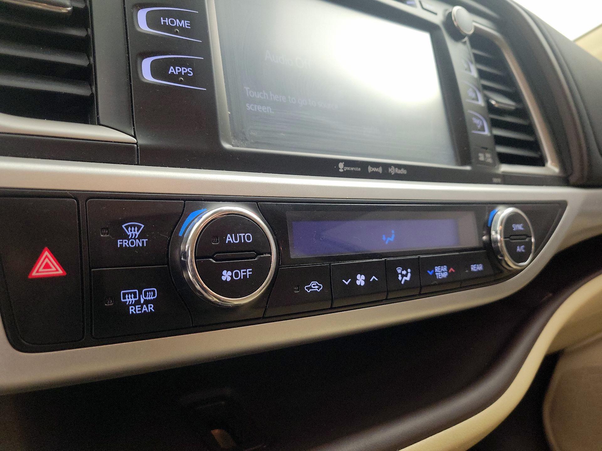 Thumbnail: 2018 Toyota Highlander - 17