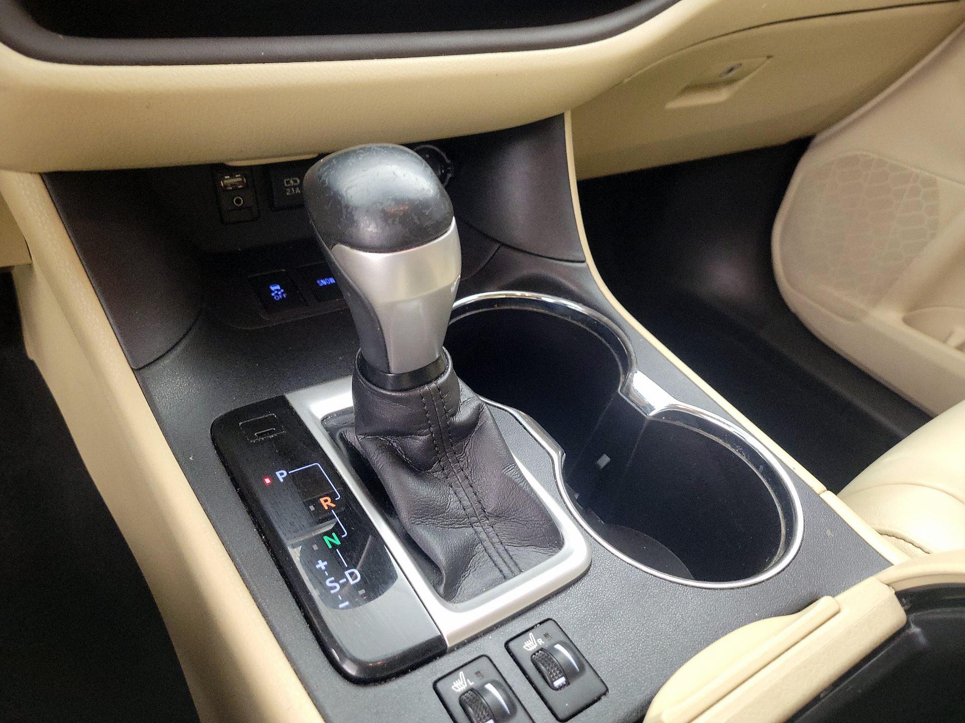 Thumbnail: 2018 Toyota Highlander - 18