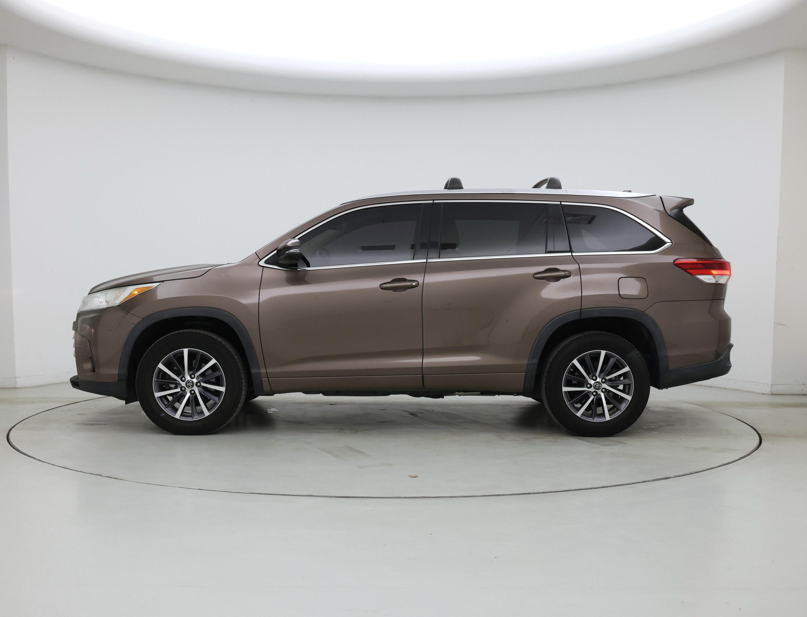Thumbnail: 2018 Toyota Highlander - 3