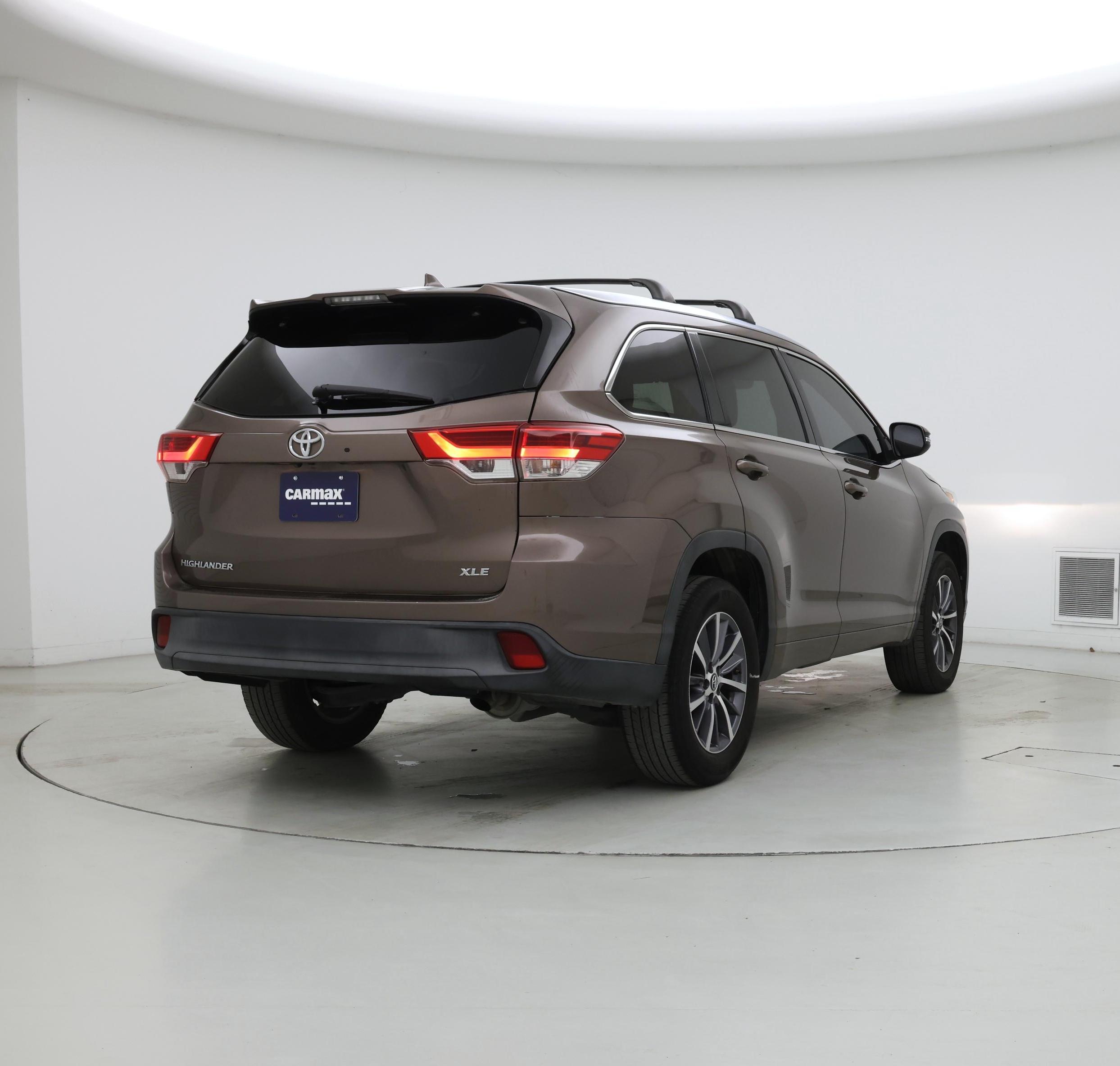 Thumbnail: 2018 Toyota Highlander - 8