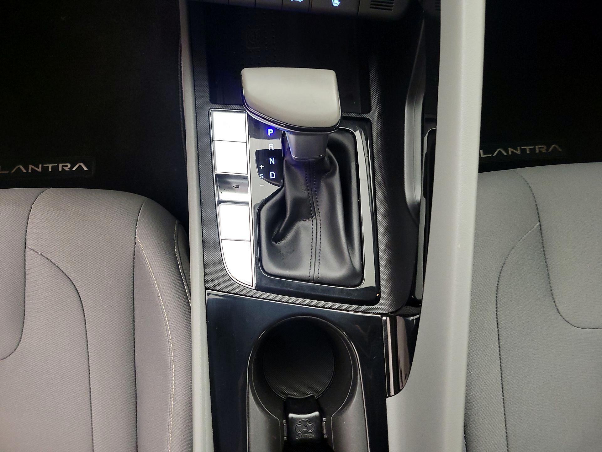 Thumbnail: 2023 Hyundai Elantra - 18
