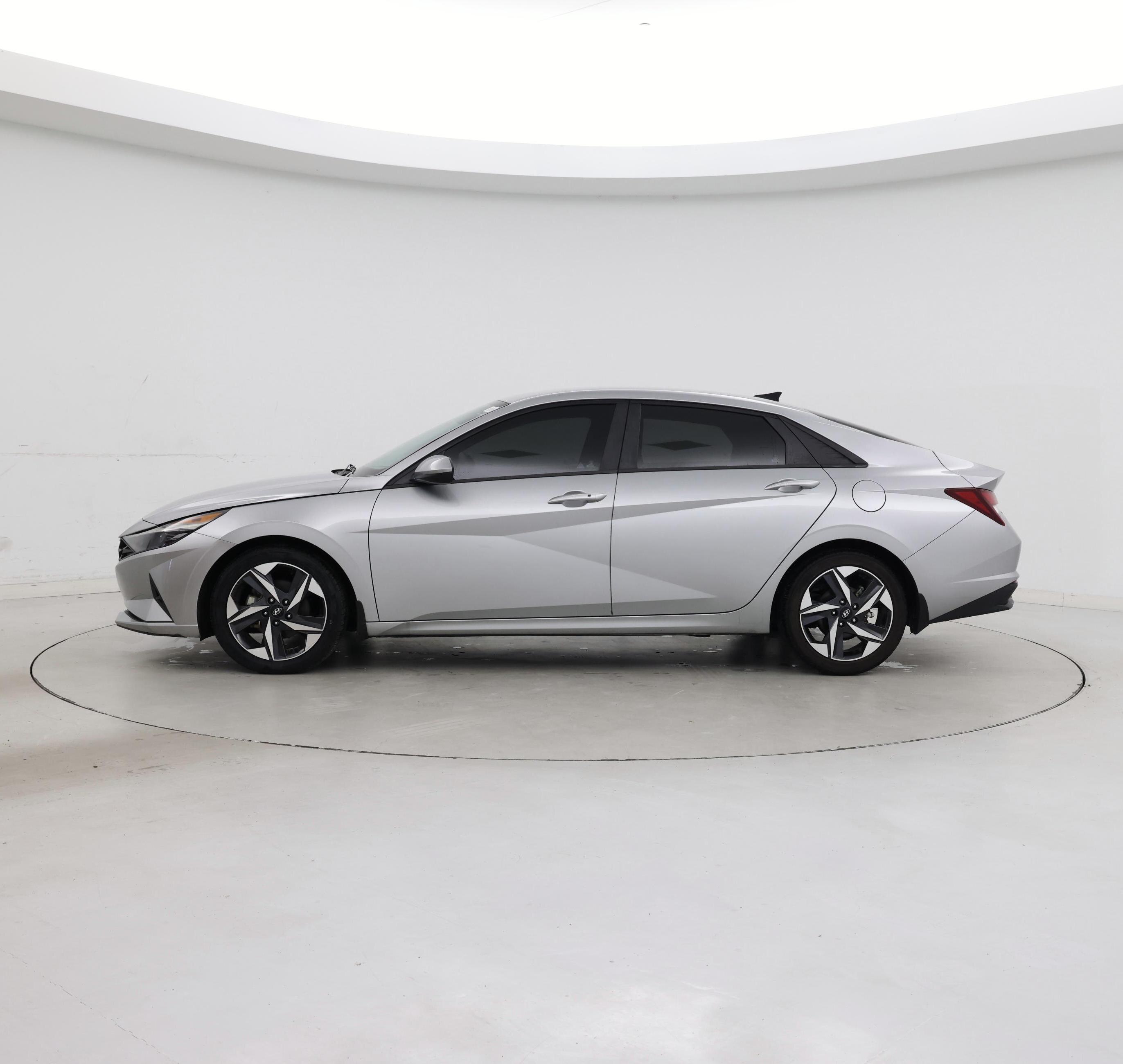 Thumbnail: 2023 Hyundai Elantra - 3