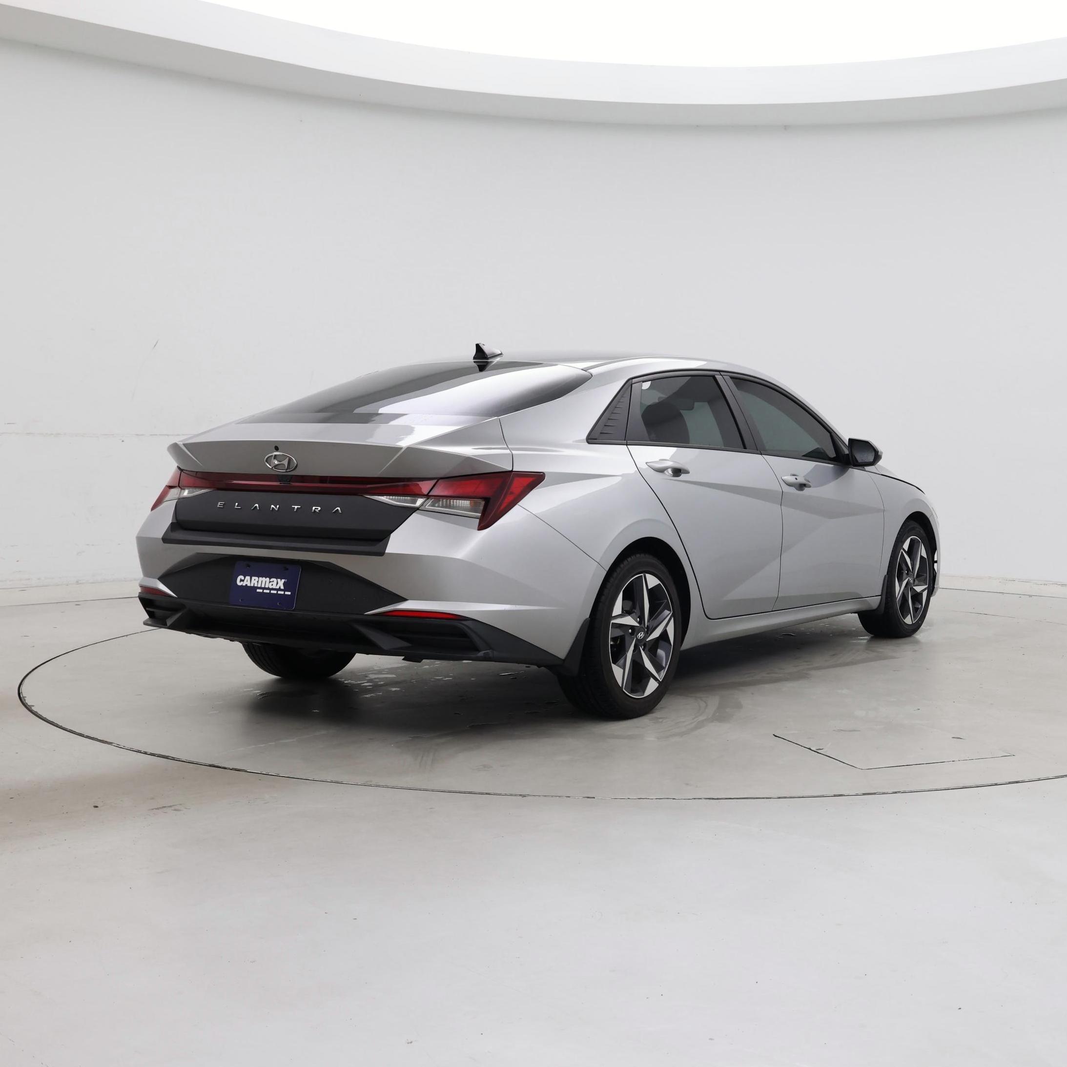 Thumbnail: 2023 Hyundai Elantra - 8