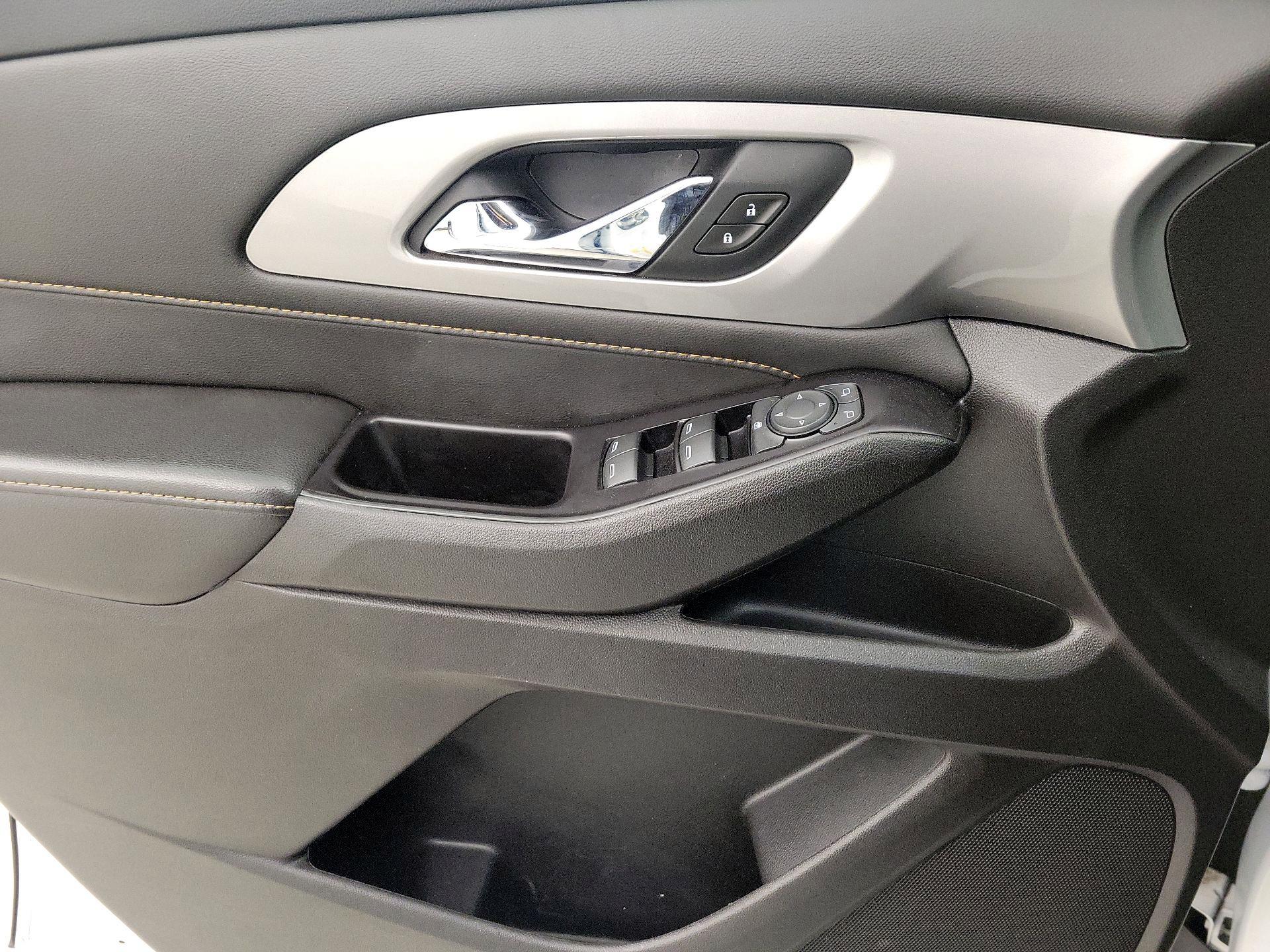 Thumbnail: 2020 Chevrolet Traverse - 12