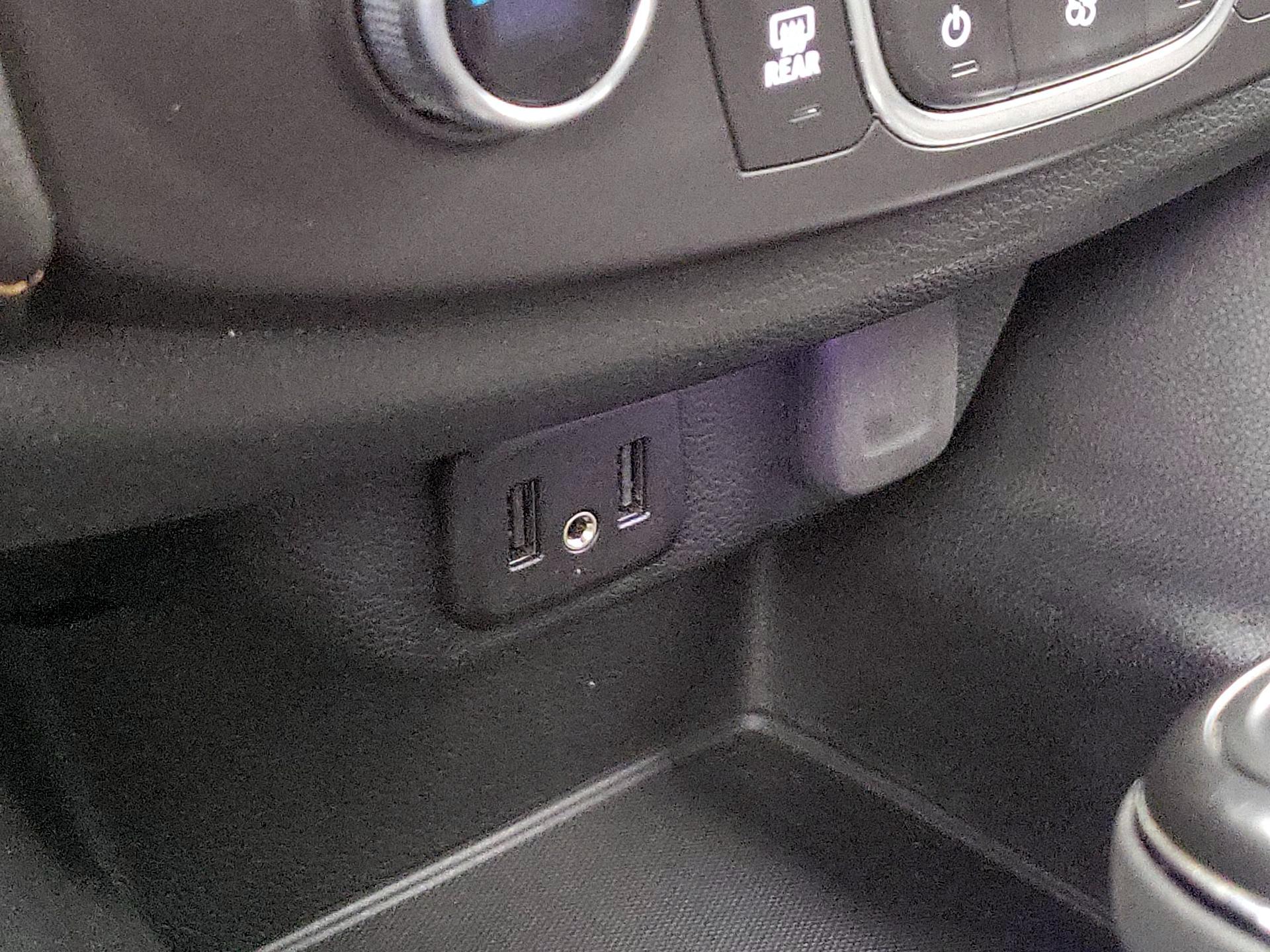 Thumbnail: 2020 Chevrolet Traverse - 18