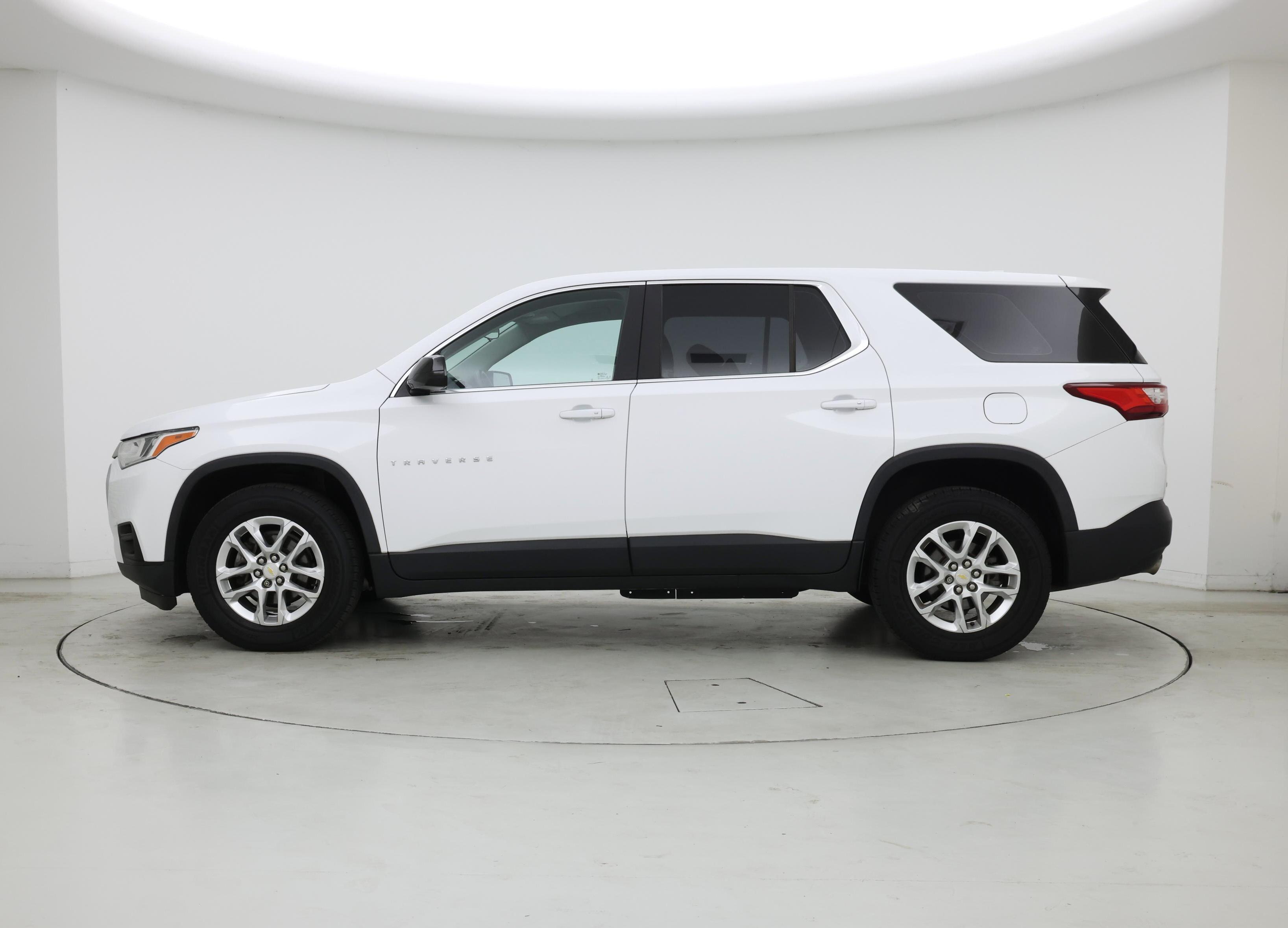 Thumbnail: 2020 Chevrolet Traverse - 3