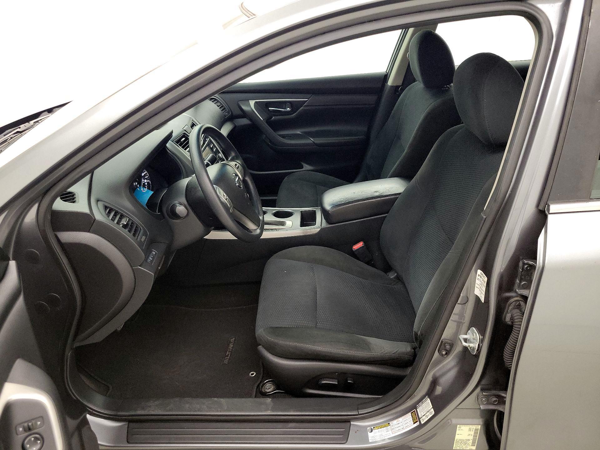 Thumbnail: 2015 Nissan Altima - 11