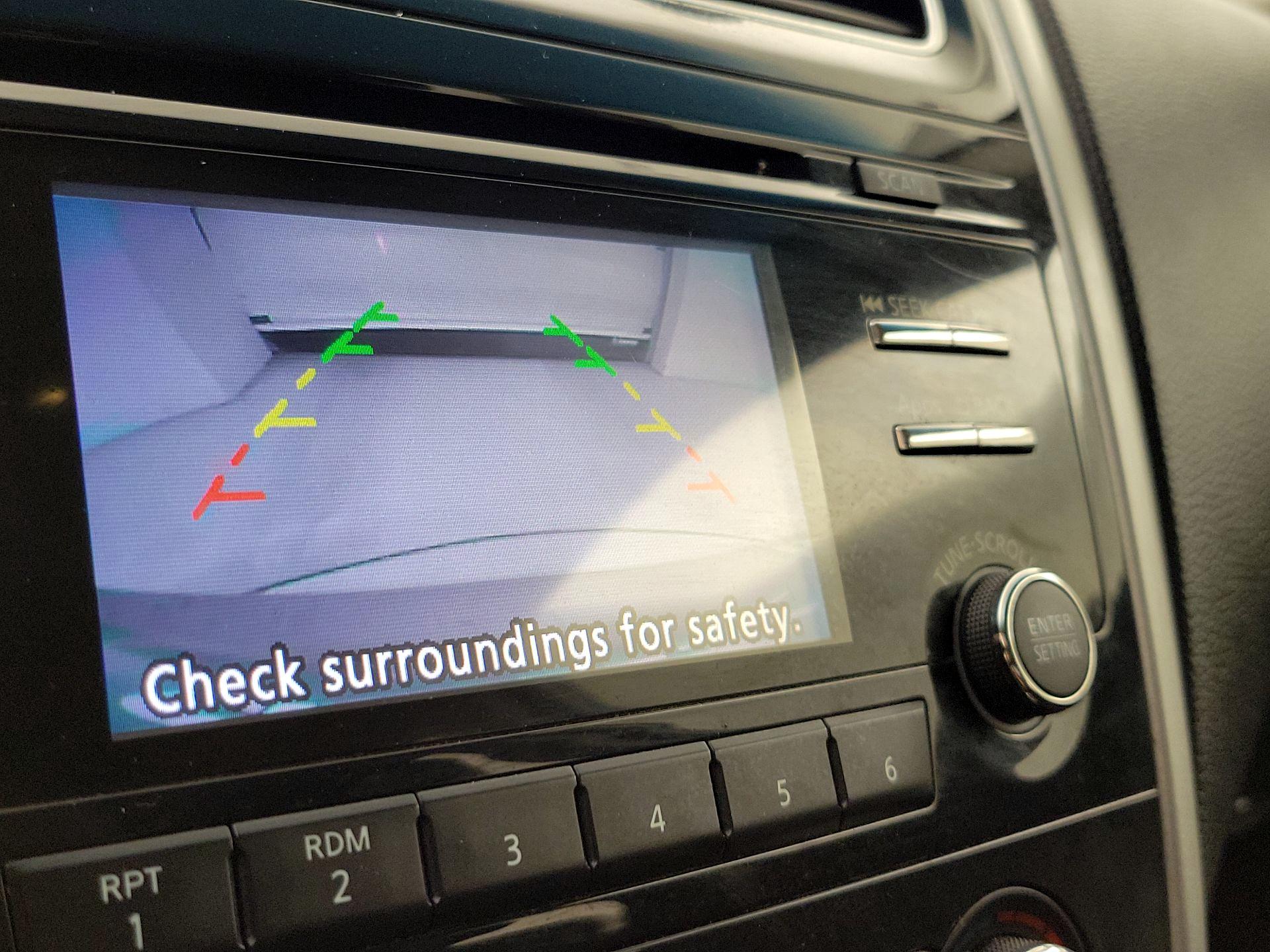 Thumbnail: 2015 Nissan Altima - 14