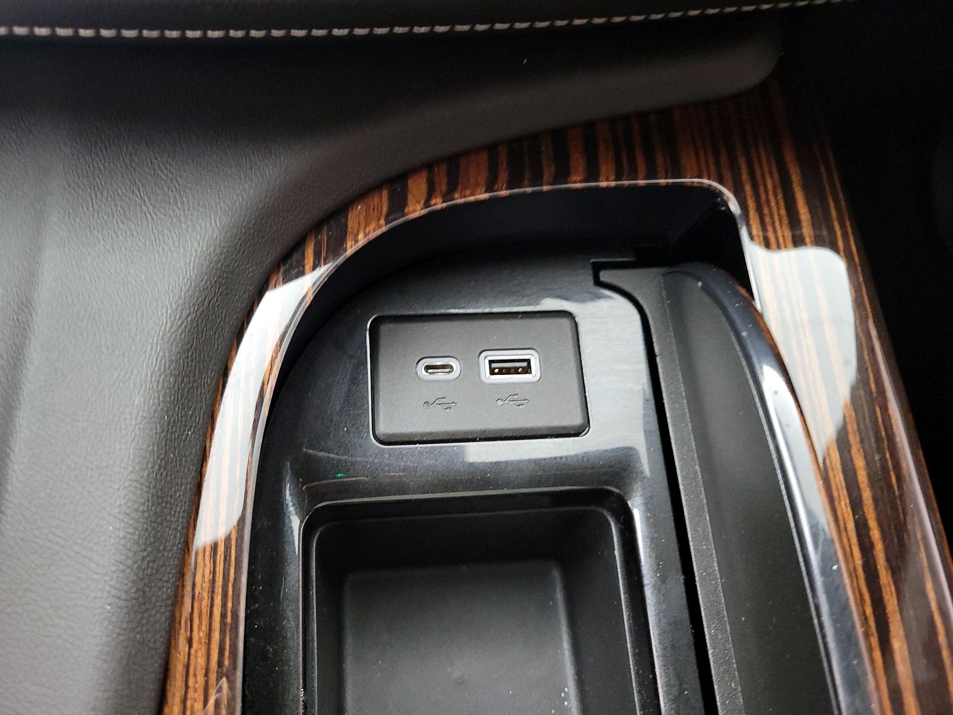 Thumbnail: 2023 Cadillac Escalade - 19